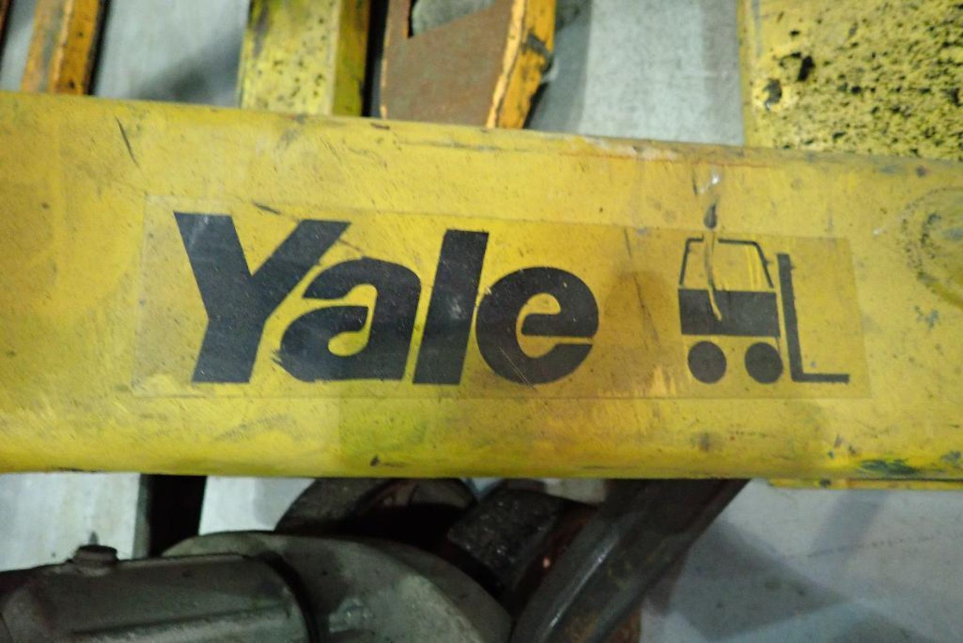 (2) hand pallet jacks, not working, one is missing pin in rear whel. **Rigging Fee: $15** (Located i - Image 3 of 5