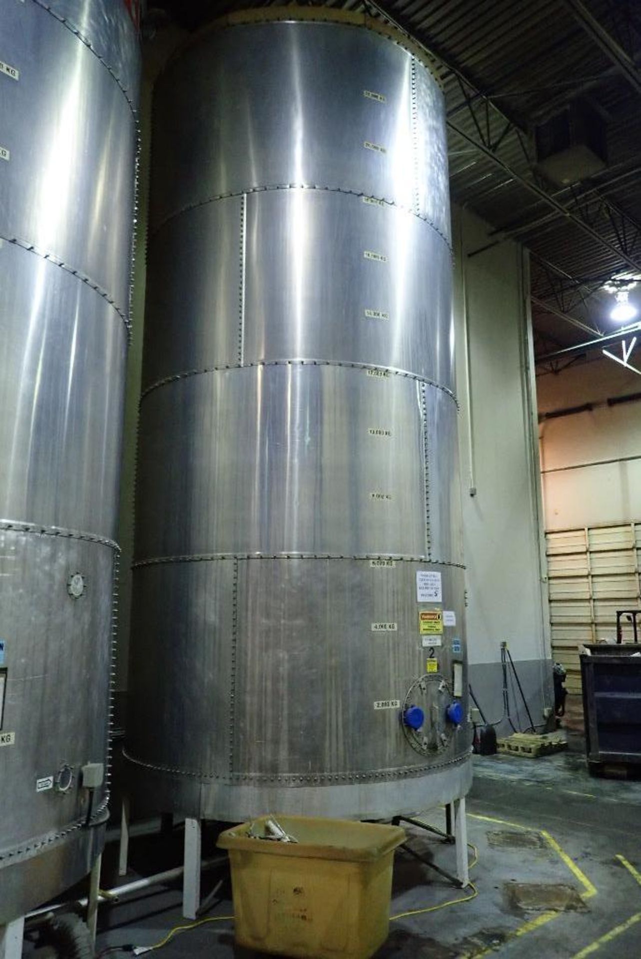 Kisco flour silo, mild steel, 10 ft. dia x 20 ft. tall, cone bottom, 24,000 kg capacity, 20 in. dia