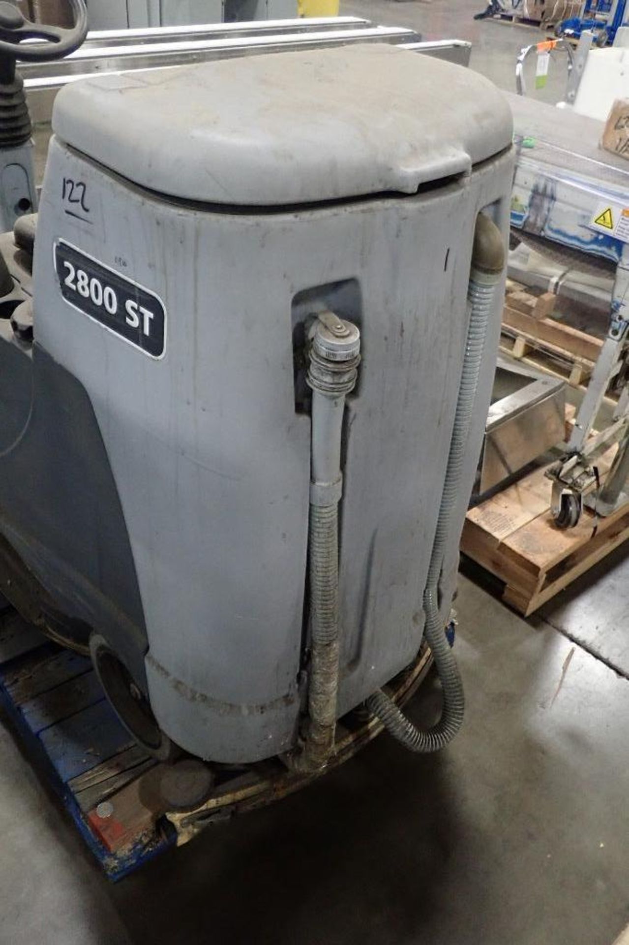 Nilfisk-Advance 24 volt floor scrubber, Model ADVENGER 2800 D-C ST, SN 3000009072. **Rigging Fee: $2 - Image 4 of 7