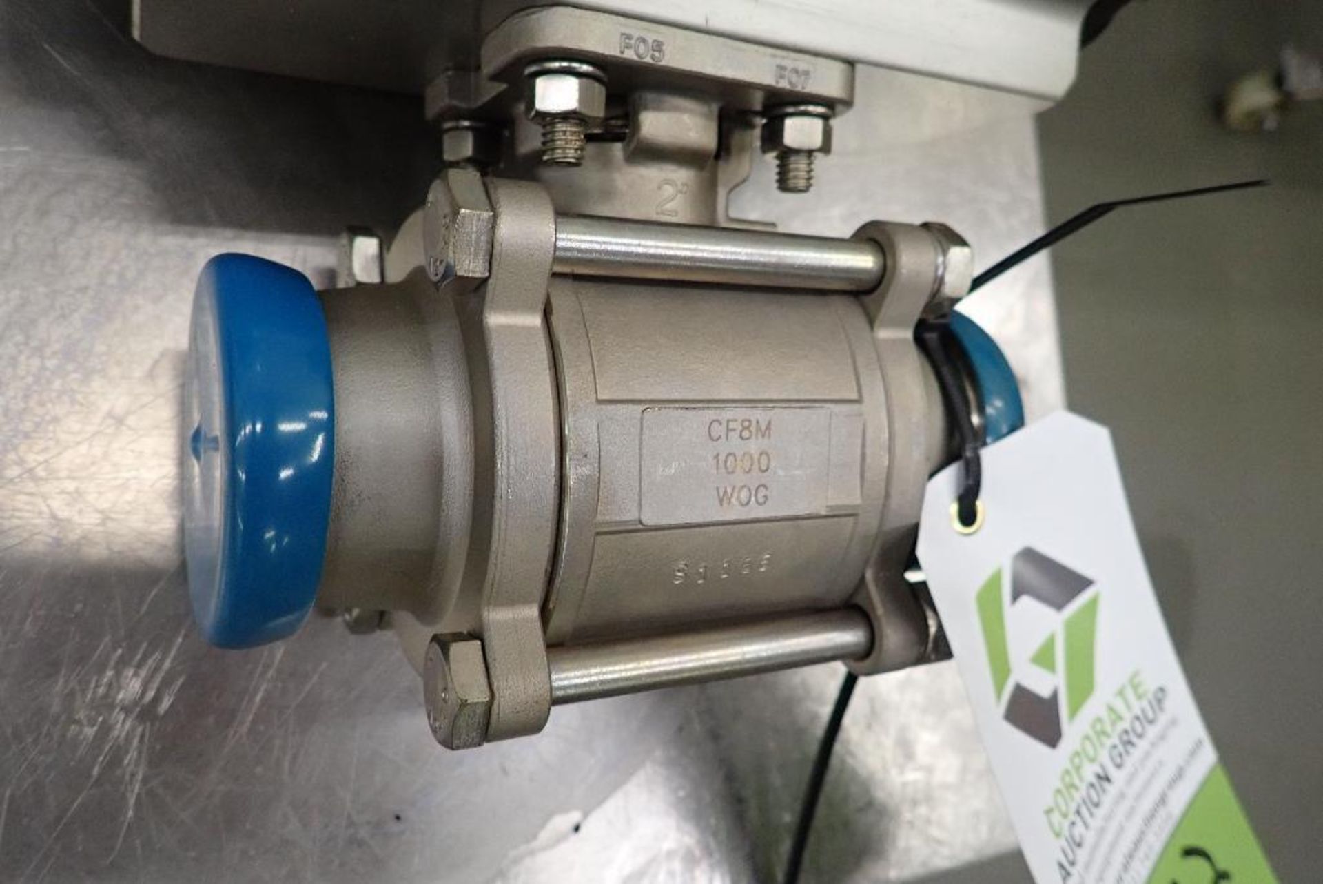 New topline pneumatic 2 in. ball valve. **Rigging Fee: $10** (Located in Delta, BC Canada.) - Image 3 of 4