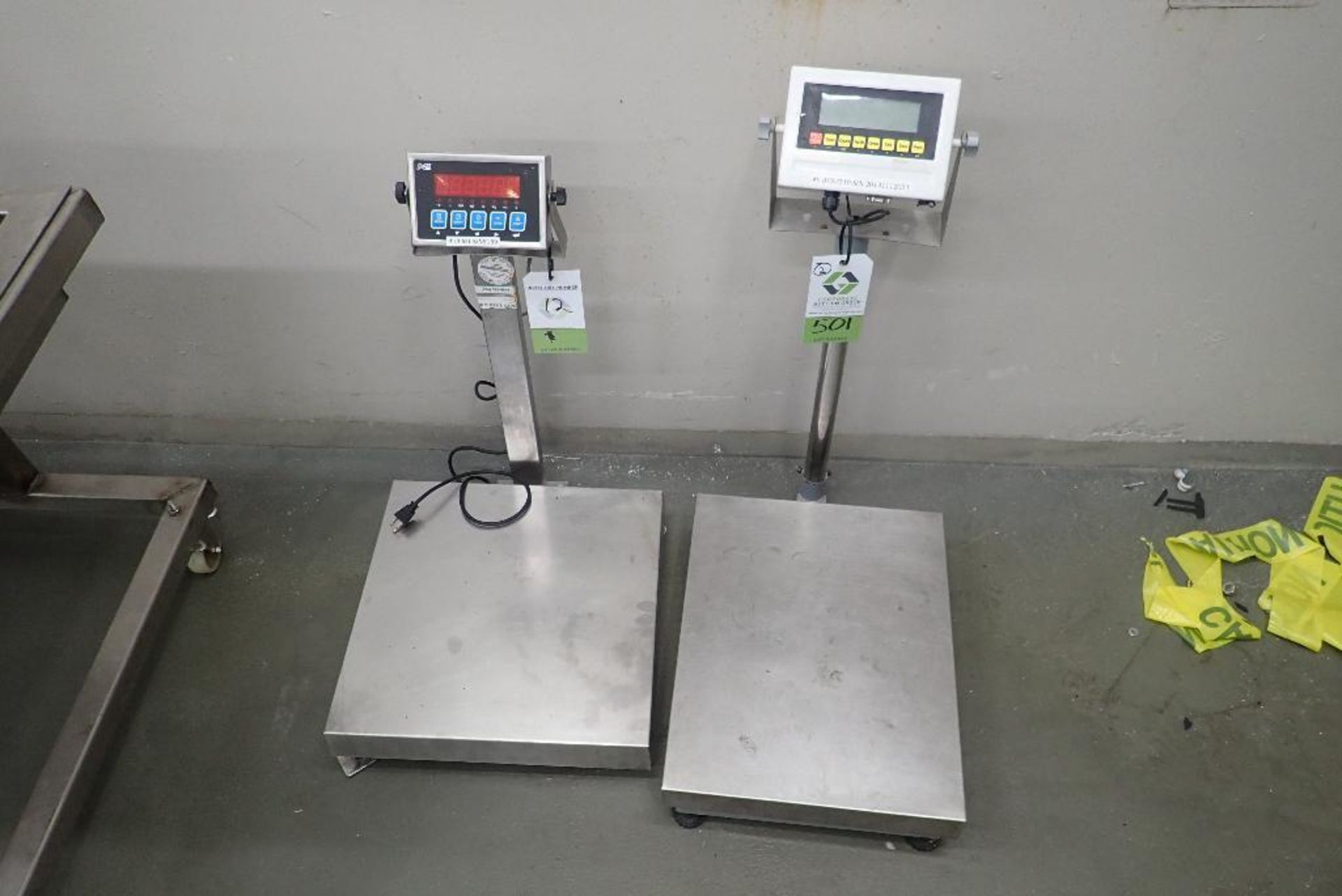 Intertek Model M1 bench scale, 18 in. x 18 in. platform, 2014 Weighing Indicator type LP7510 bench s