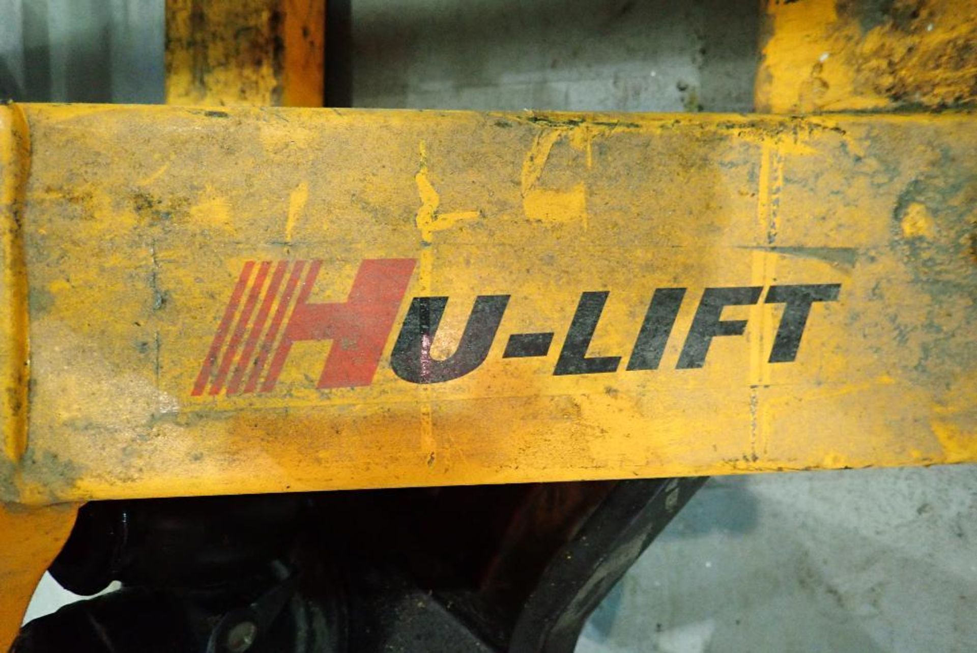 Hu-lift hand pallet jack, 5500 lbs. capacity. **Rigging Fee: $10** (Located in Delta, BC Canada.) - Image 3 of 3