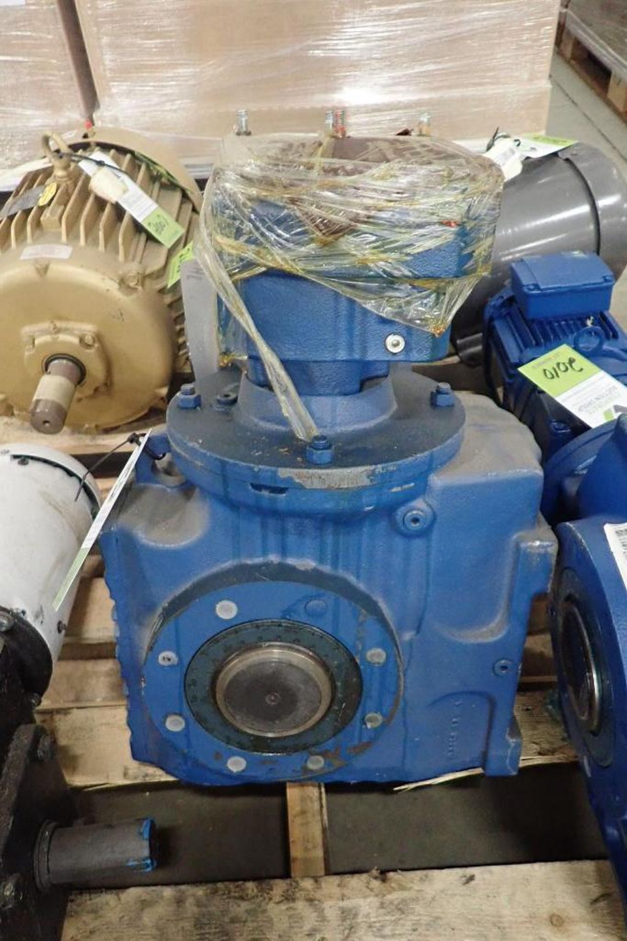 SEW gearbox. (See photos for additional specs). **Rigging Fee: $25** (Located in Eagan, MN.)