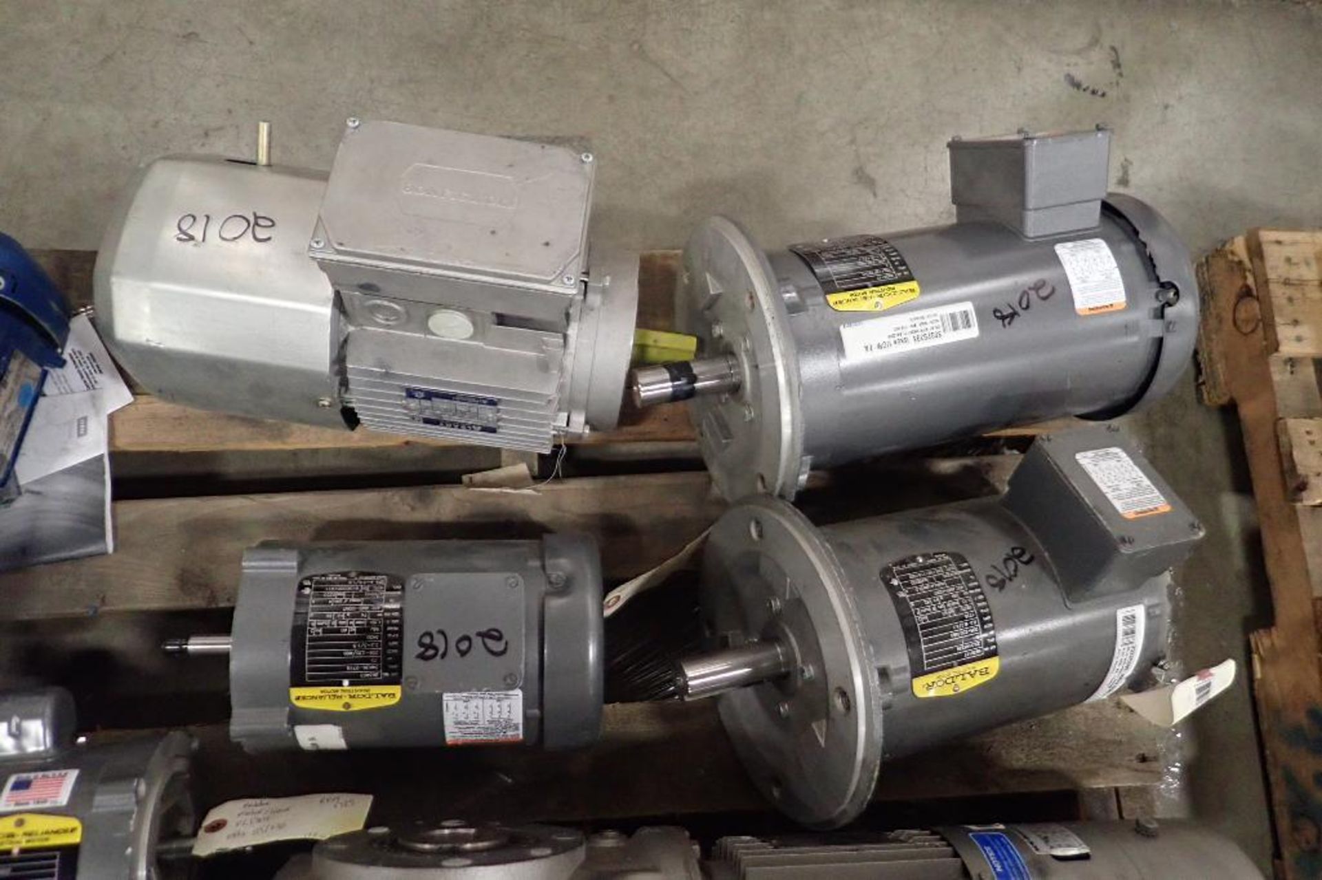 (13) assotred electric motors and gearboxes, 1/4 hp to 3 hp. (See photos for additional specs). **Ri - Image 3 of 32