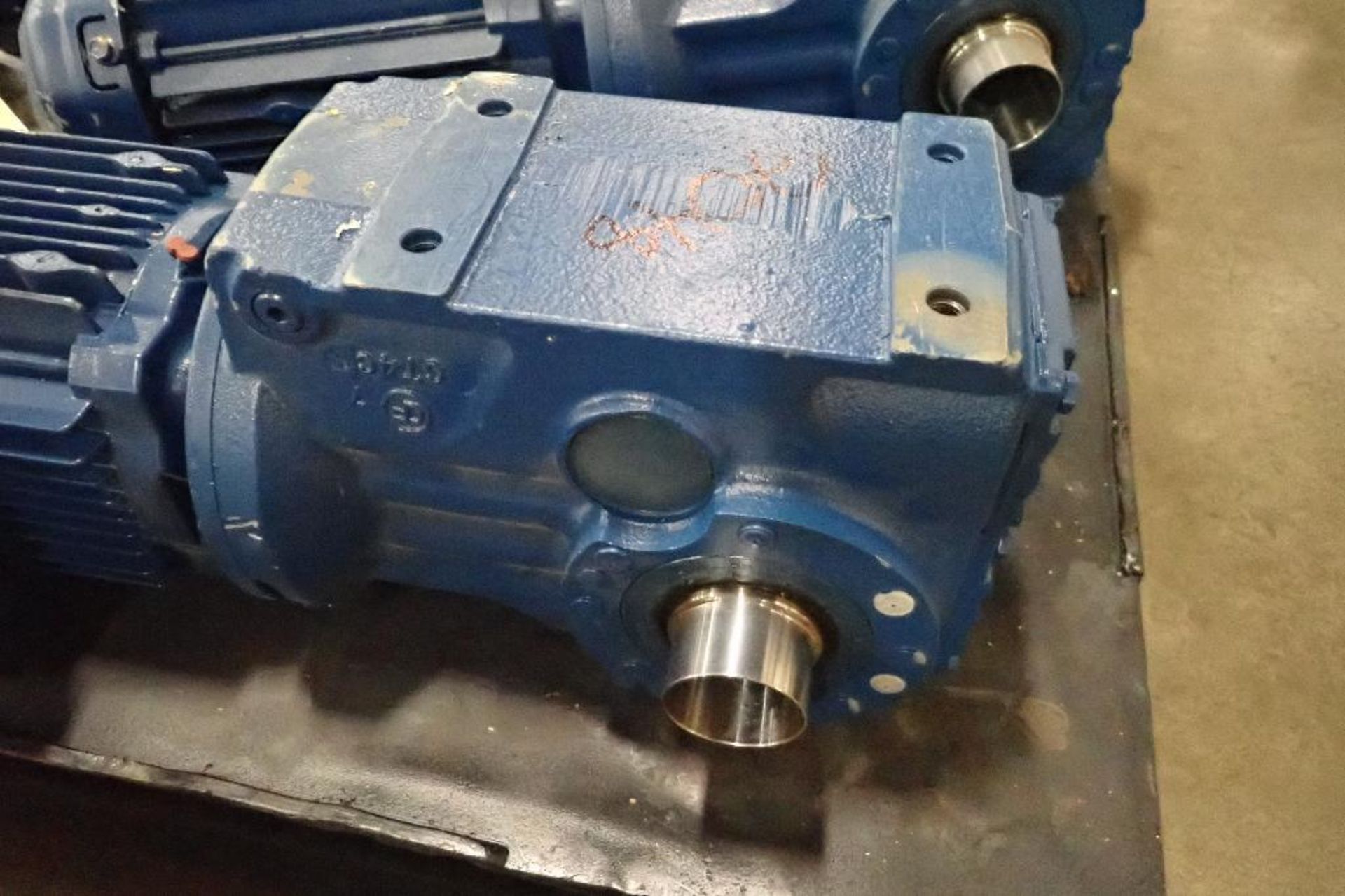 (5) SEW electric motors and gearboxes, 0.75 hp to 1.5 hp. (See photos for additional specs). **Riggi - Image 24 of 27