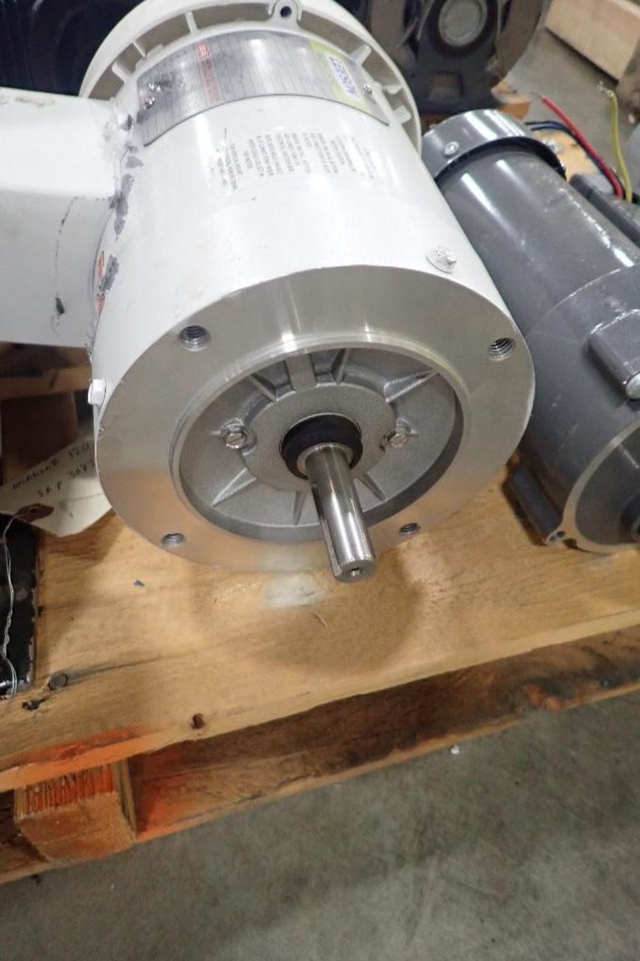 Pallet of electric motors, cores, gearboxes. (See photos for additional specs). **Rigging Fee: $35** - Image 13 of 68
