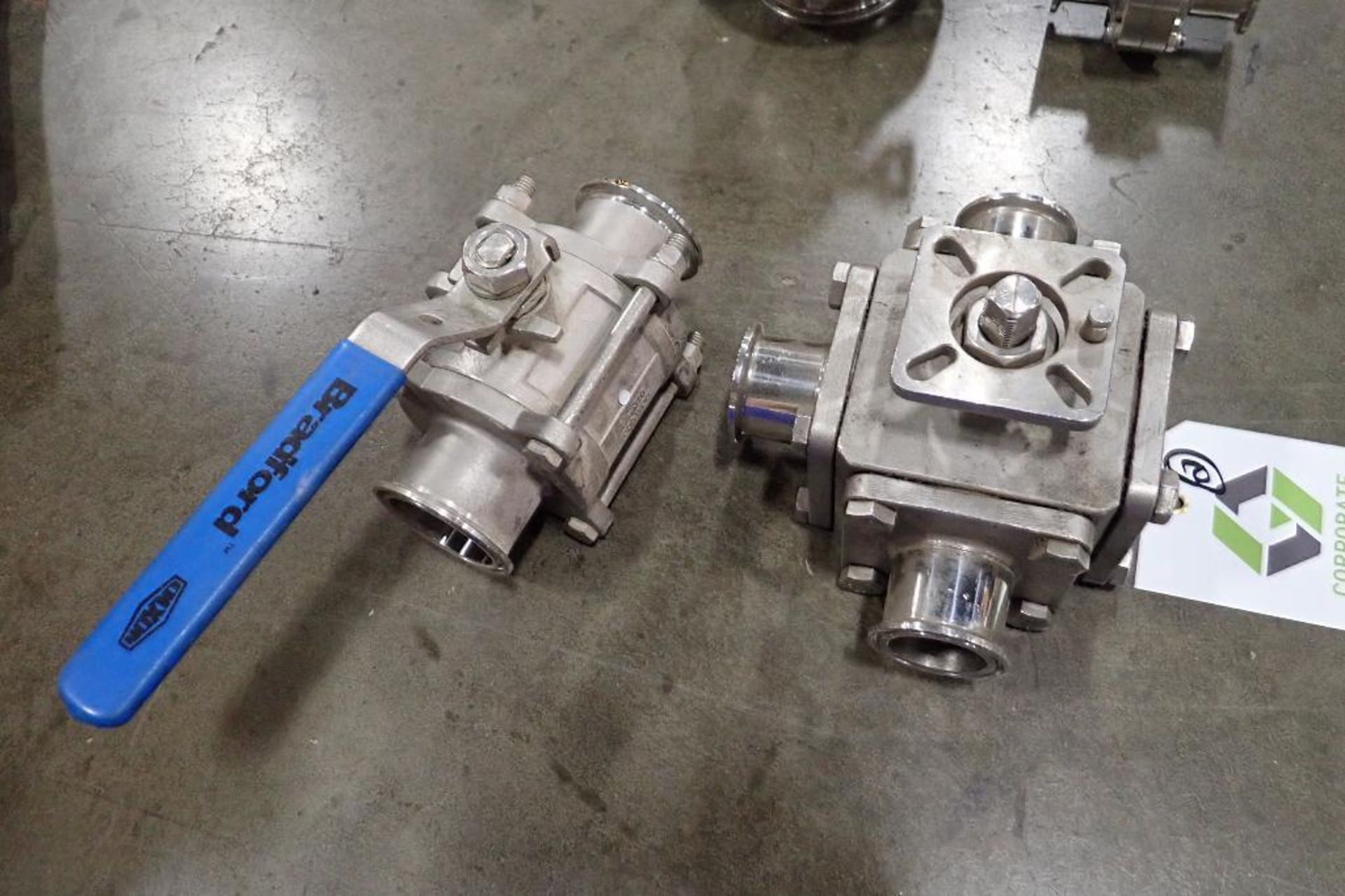 SS 1.5 in. 3-way ball valve, 2 in. SS ball valve (LOT). (See photos for additional specs). **Rigging