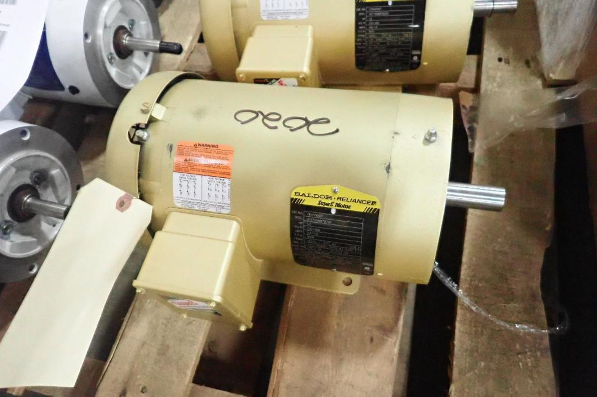 (6) assorted electric motors, 1 hp to 1.5 hp. (See photos for additional specs). **Rigging Fee: $25* - Image 3 of 14