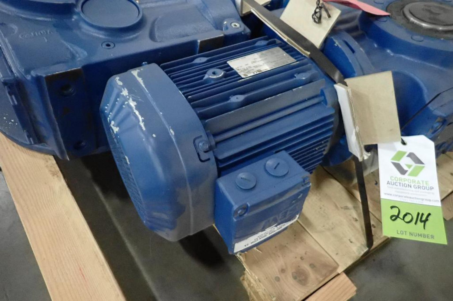 SEW 3 hp electric motor and gearbox. (See photos for additional specs). **Rigging Fee: $25** (Locate - Image 2 of 7