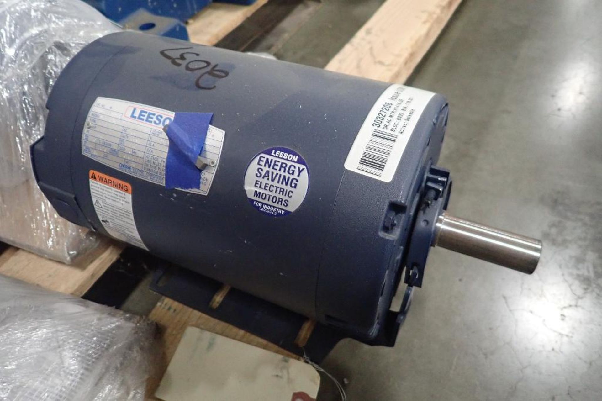 (3) electric motors, 0.75 hp to 4 hp. (See photos for additional specs). **Rigging Fee: $25** (Locat - Image 2 of 10