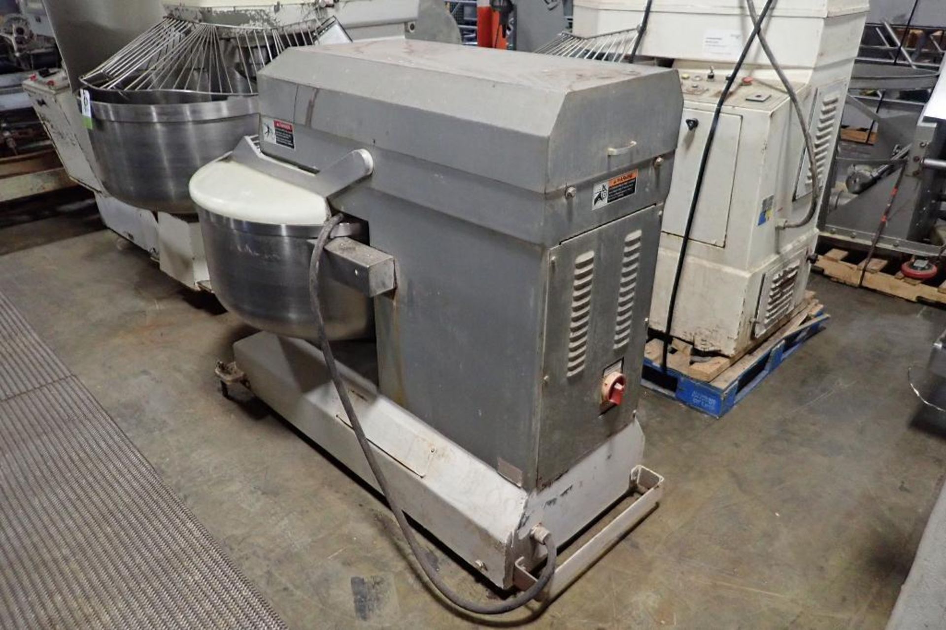 Moline spiral mixer, Model 352BM10562, SN 98-J125839, SS bowl 37 in. dia x 20 in. tall, 3 ph., 208 v - Image 3 of 8