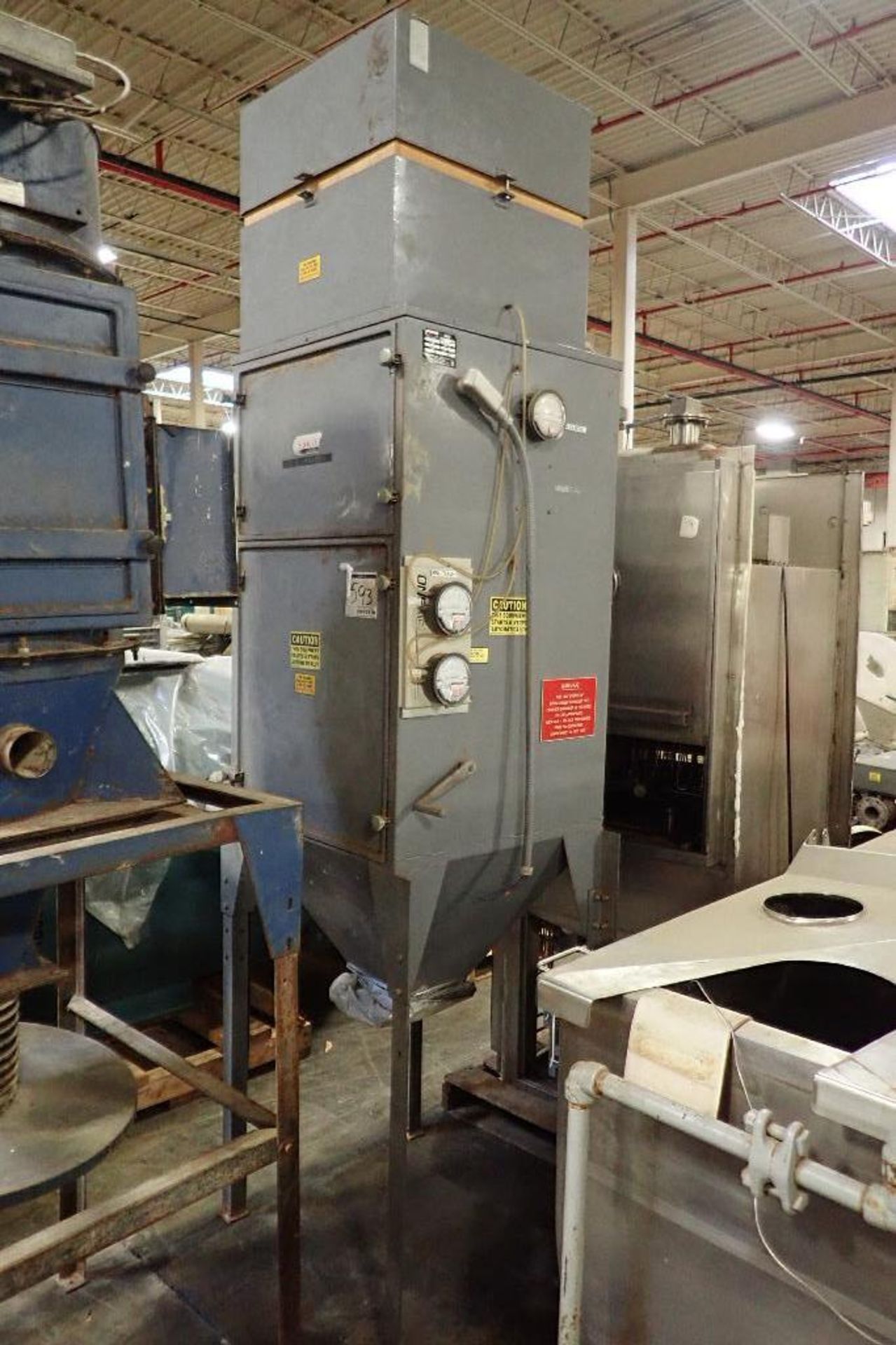 Torit dust collector, Model 84 H, SN H 3499, 28 in. x 28 in. **Rigging FEE: $200 **