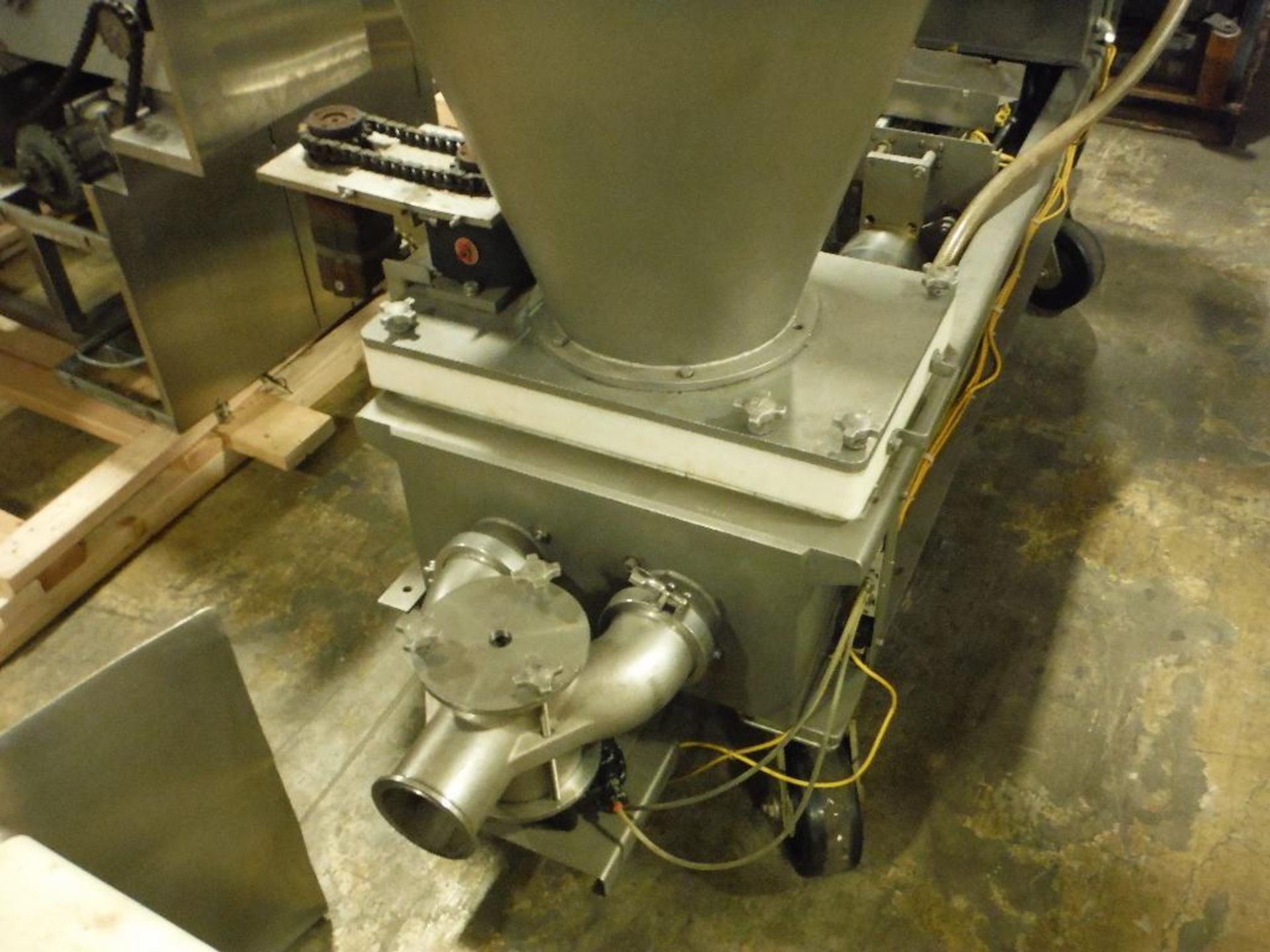 Marlen 2 piston dough pump, Model 629, SN 629484, SS frame and hopper, on casters **Rigging FEE: $75 - Image 6 of 11