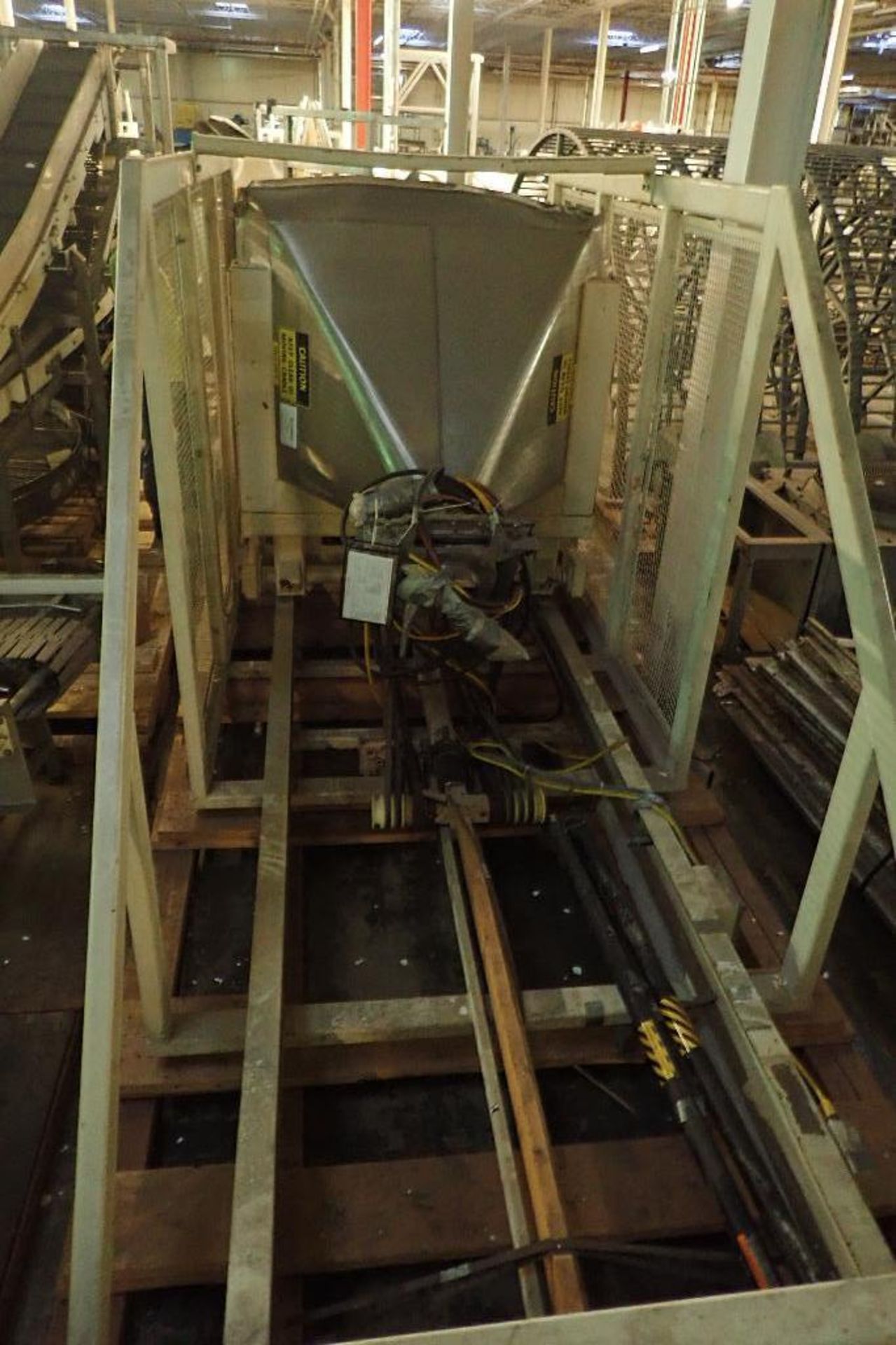 Tubar tote dumper, 2000 lb. capacity, 58 in. wide x 44 in. deep totes, mild steel frame **Rigging FE - Image 2 of 11