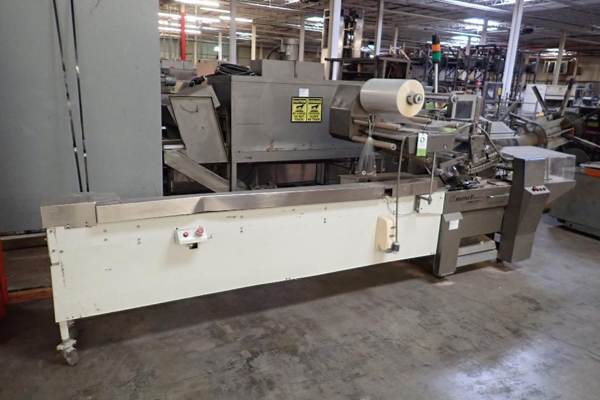 Fuji foremost horizontal form-fill-seal machine, Model FW3400, SN 627102, 14 in. lug infeed, 17 in.