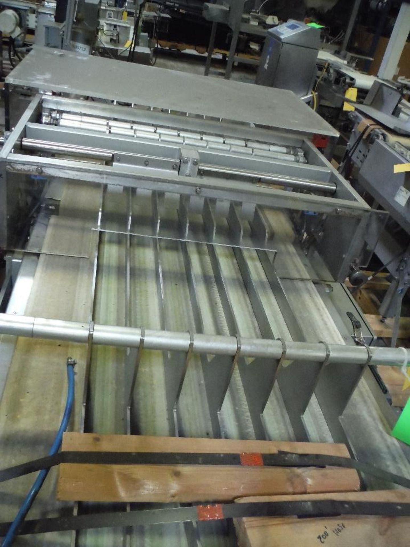 Sig 6 lane timing conveyor, 84 in. long x 27 in. wide, Type N-0B2-SP **Rigging FEE: $75 ** - Image 3 of 11