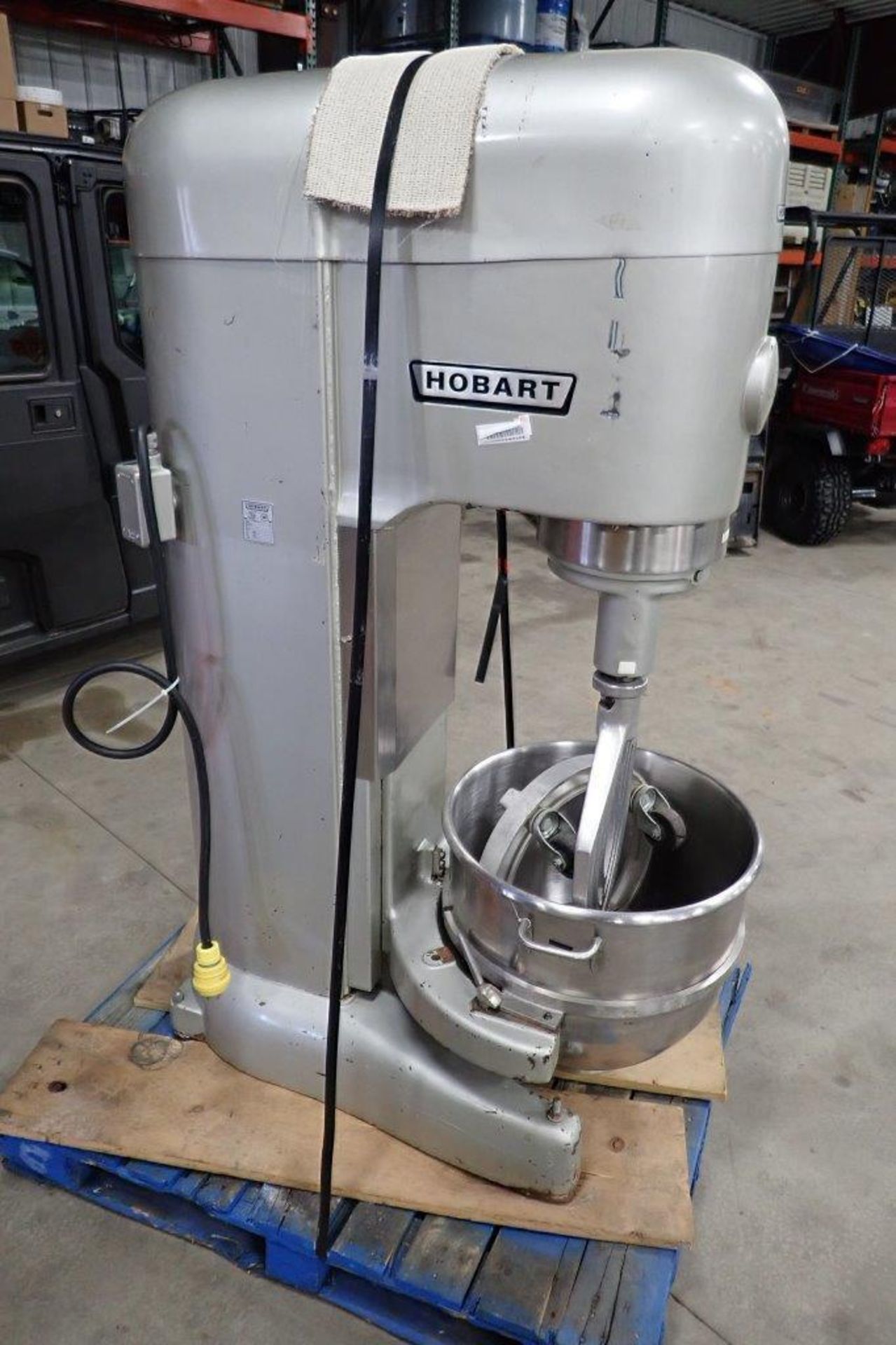 Hobart 80 qt mixer, Model M-802, SN 11-183-405, with SS bowl, 2 bowl dollies, beater attachment (Loc