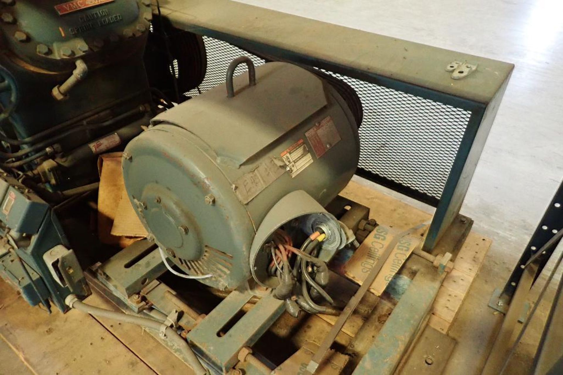 Vilter 2 cylinder reciprocating ammonia compressor, 75 hp, Size: A10K454XLB, SN 63752 **Rigging FEE: - Image 3 of 8
