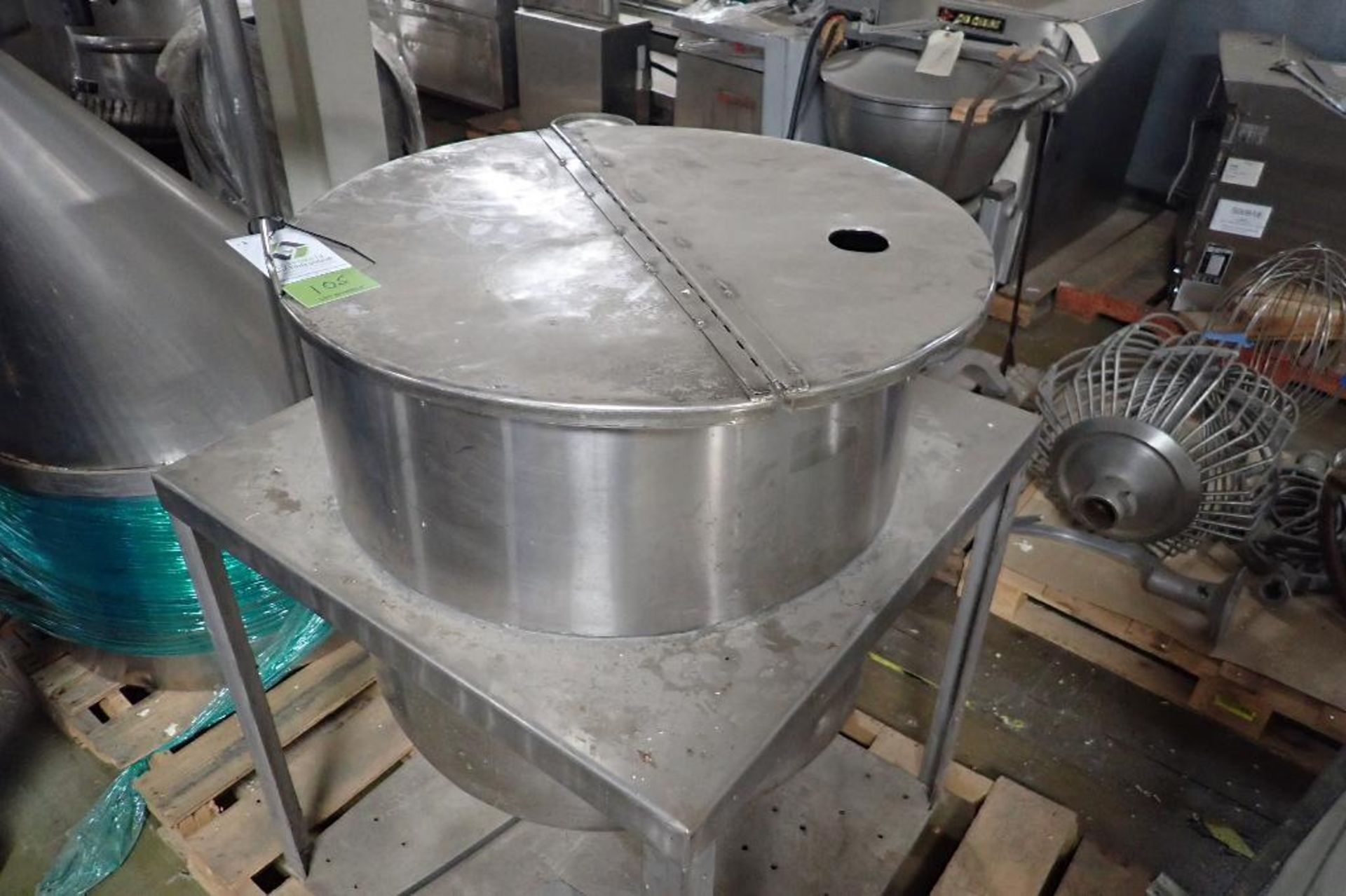 SS holding tank, 28 in. dia x 24 in. side wall, cone bottom **Rigging FEE: $50 ** - Image 2 of 4