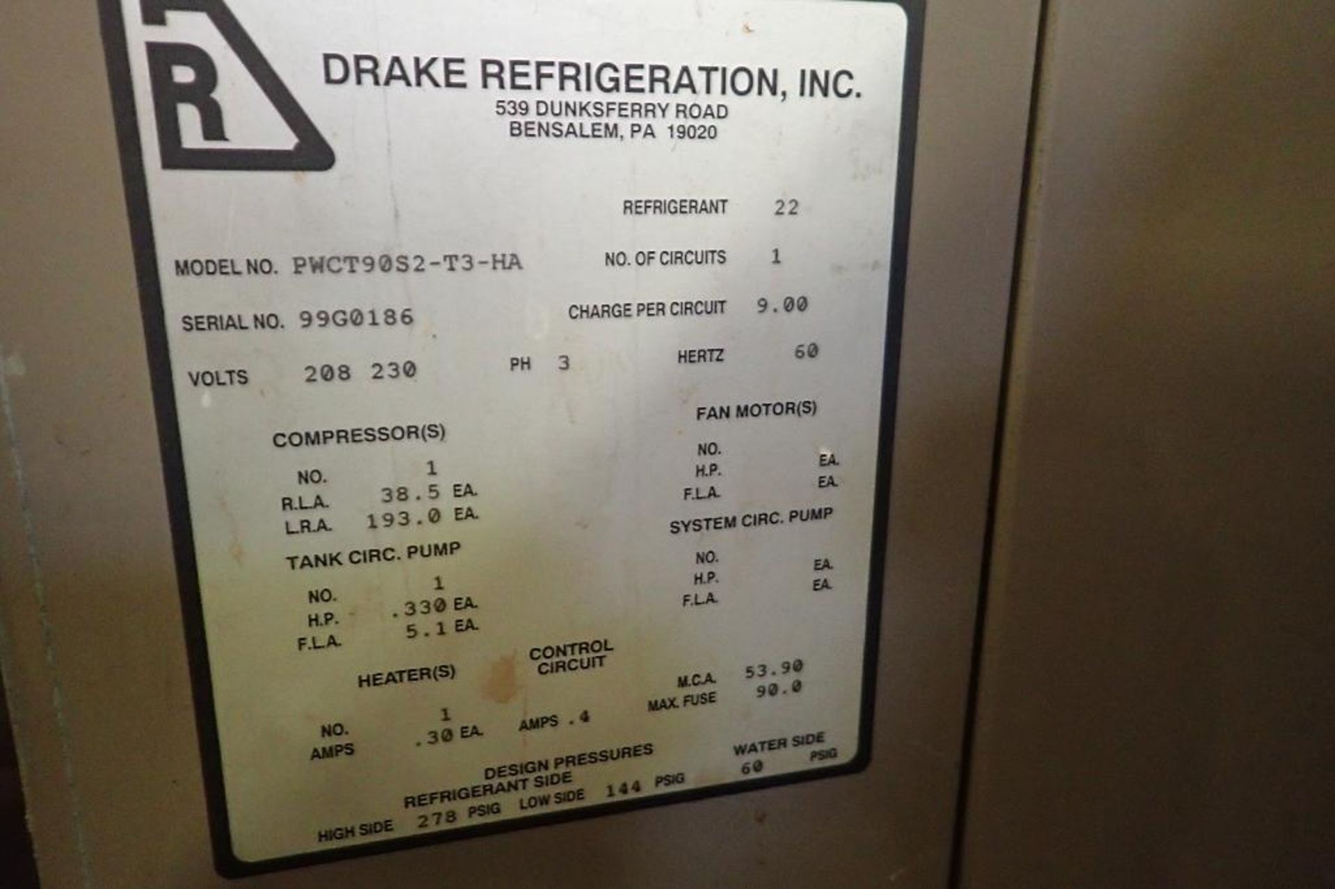 Drake refrigeration water chiller, Model PWCT90S2-T3-HA, SN 99G0186, refrigerant R22 **Rigging FEE: - Image 3 of 4