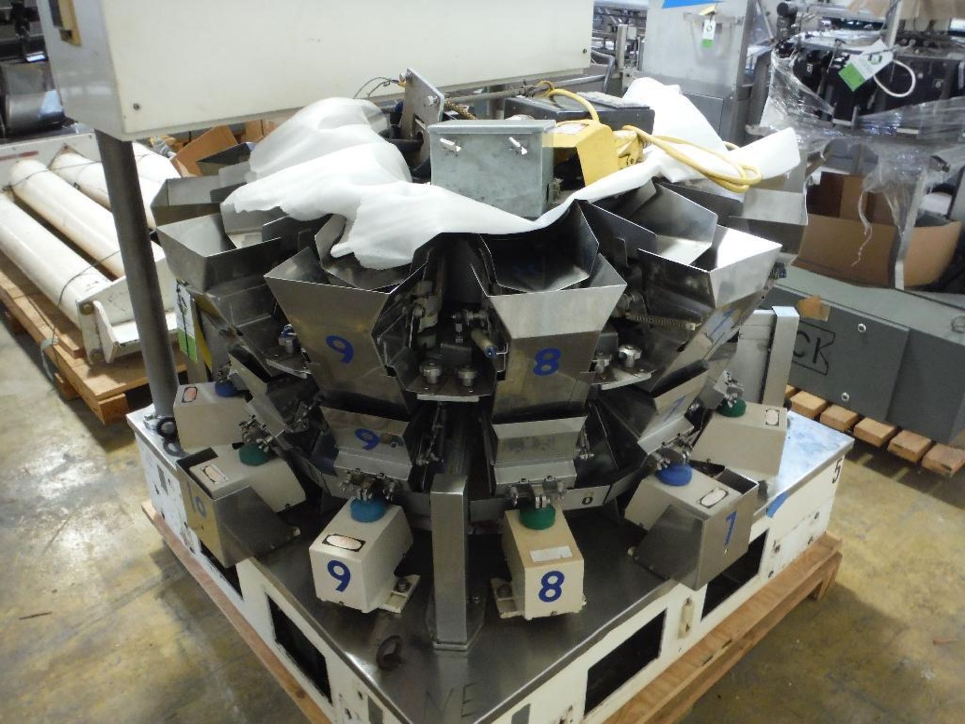 1983 Hayssen Yamato 12 head rotary scale, Model ADW221R, SN 83282, 14g to 500g range, with legs (2 s - Image 2 of 10