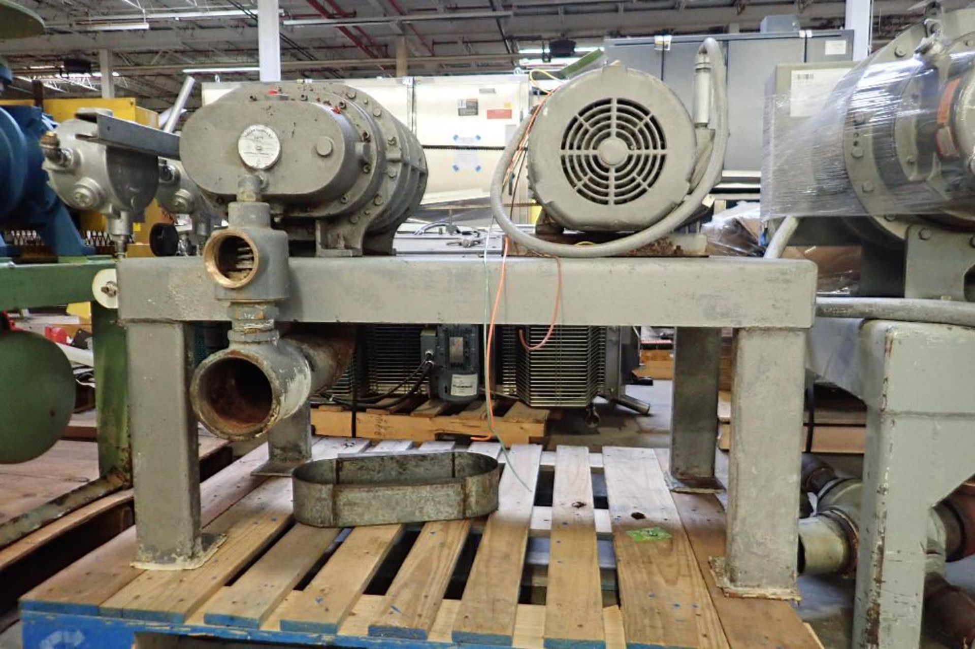 Fuller Company rotary lobe blower, Size 5L, SN 4-79752, 7.5 hp motor **Rigging FEE: $50 ** - Image 2 of 9
