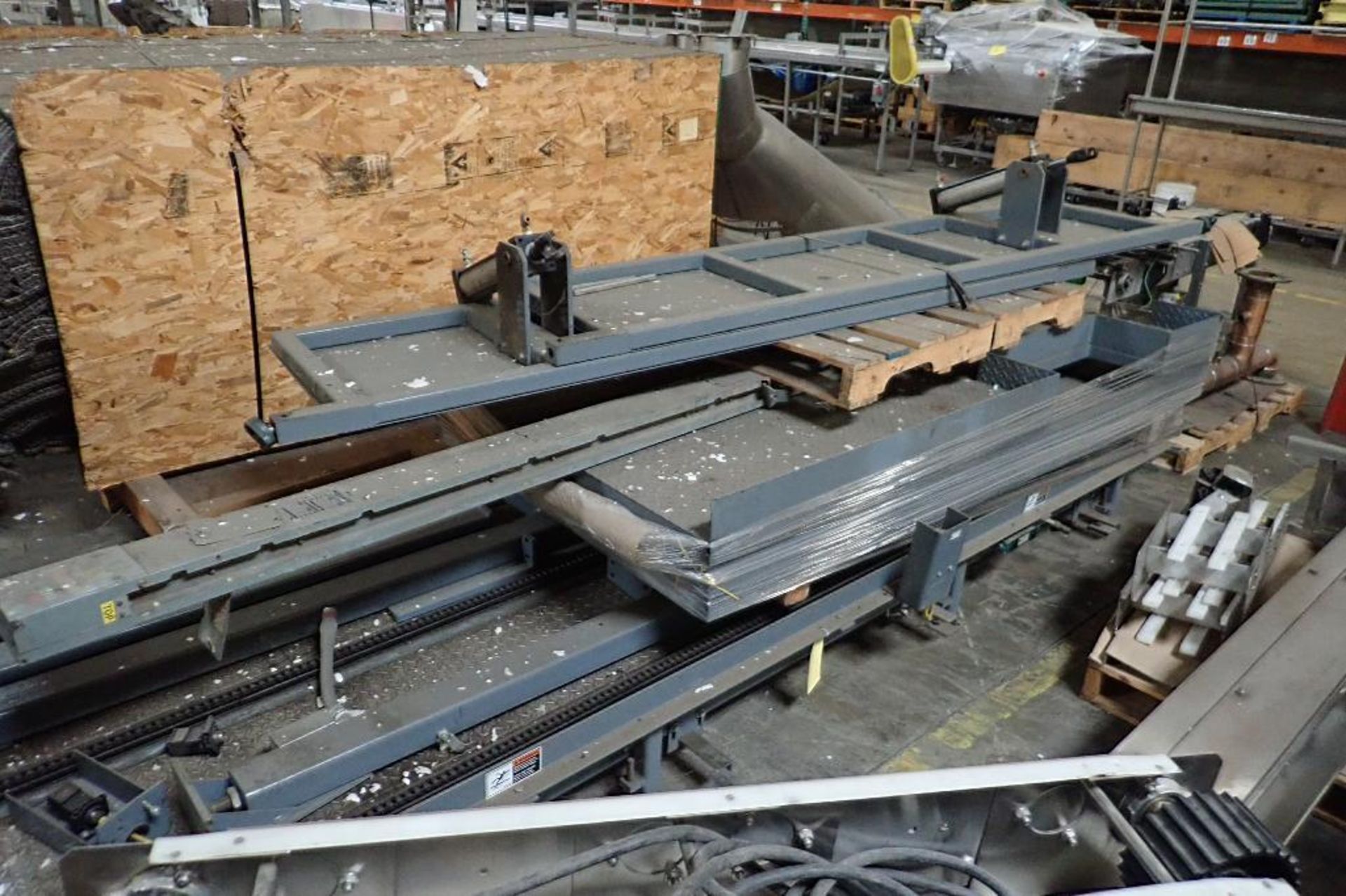 Busse depalletizer, Model T5000, SN 1320199 (13 skids) **Rigging FEE: $500 ** - Image 12 of 39