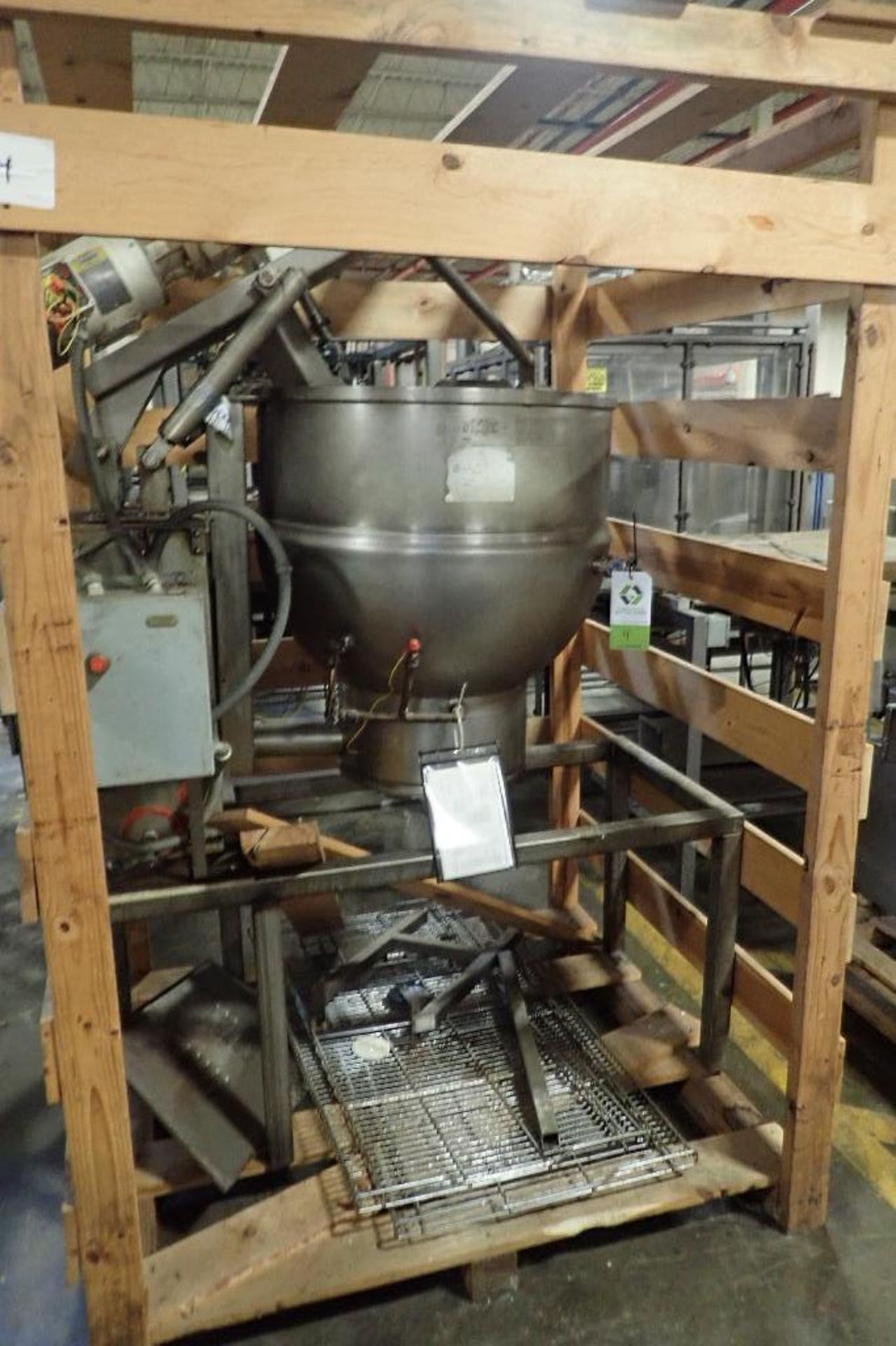 1989 Groen SS tilt kettle, Model DEE/4-60, SN 52082-1, jacketed, 50 psi @ 300 F, 30 in. dia x 24 in.