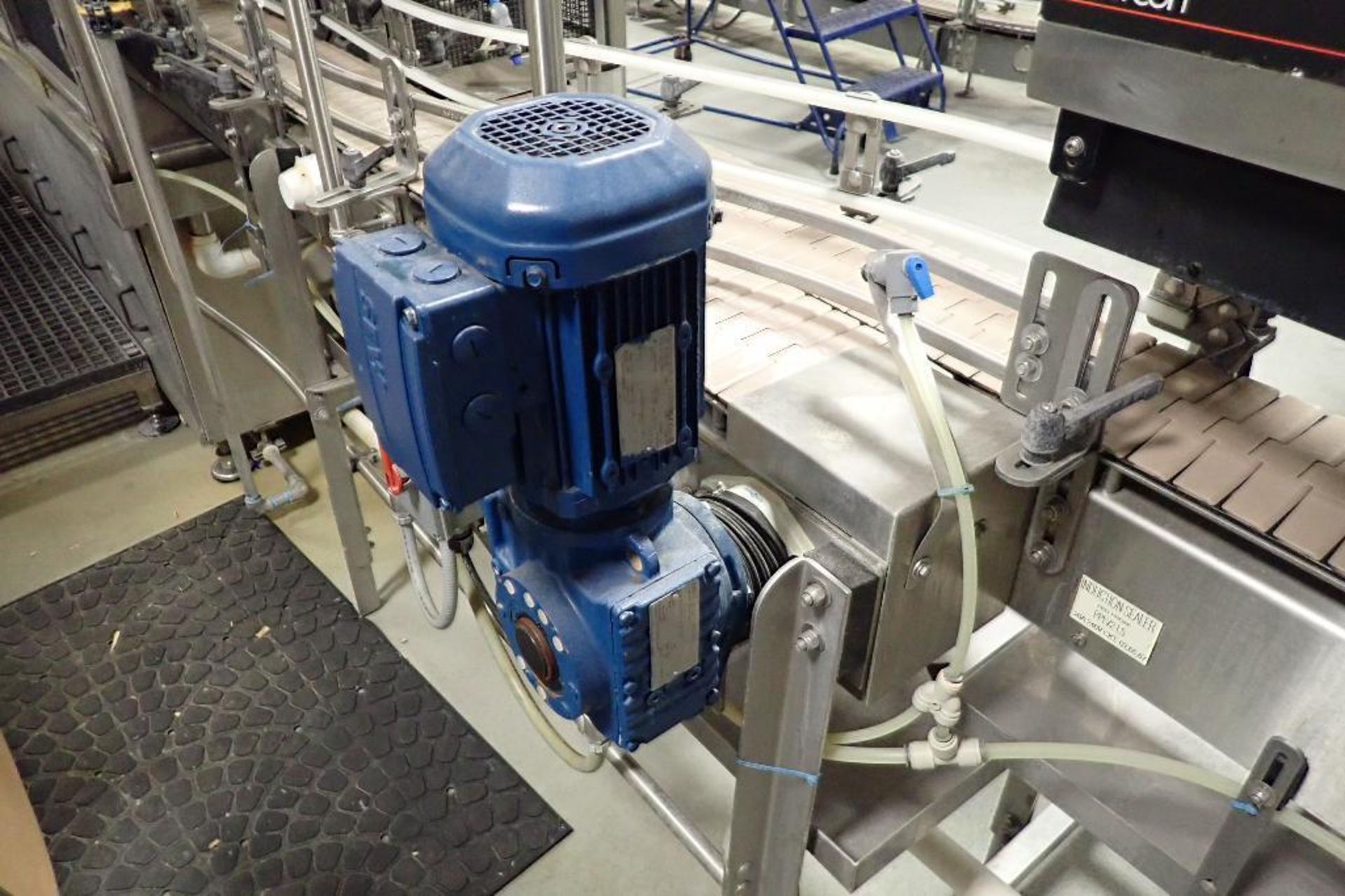 SS full bottle conveyor that runs through monoblock filler, 248 in. long x 7.5 in. wide x 40 in. tal - Bild 6 aus 7