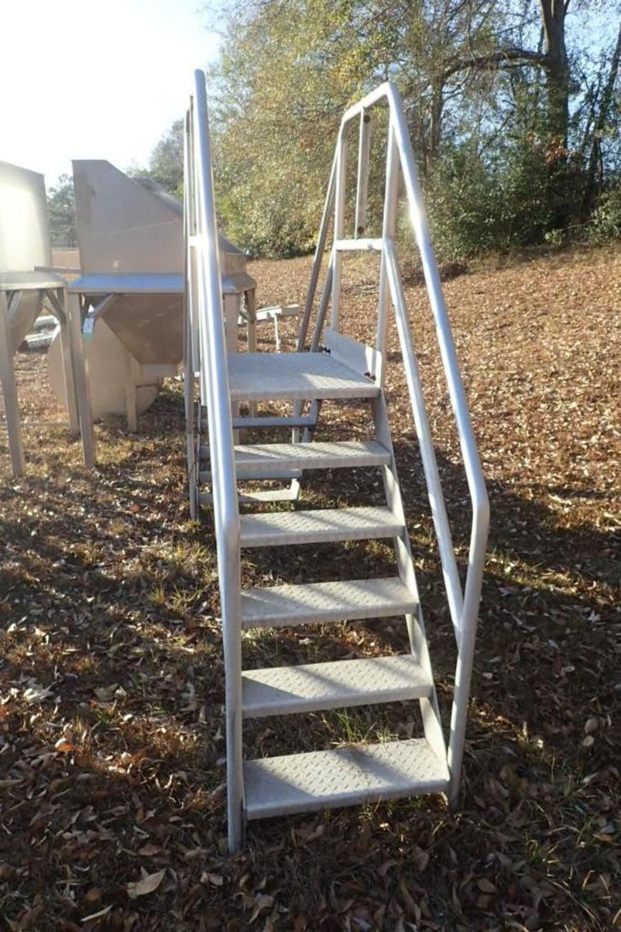 (2) SS 6-step crossovers, 24 in. wide x 47 in. clearance - ** Located in Dothan, Alabama ** Rigging - Bild 2 aus 4