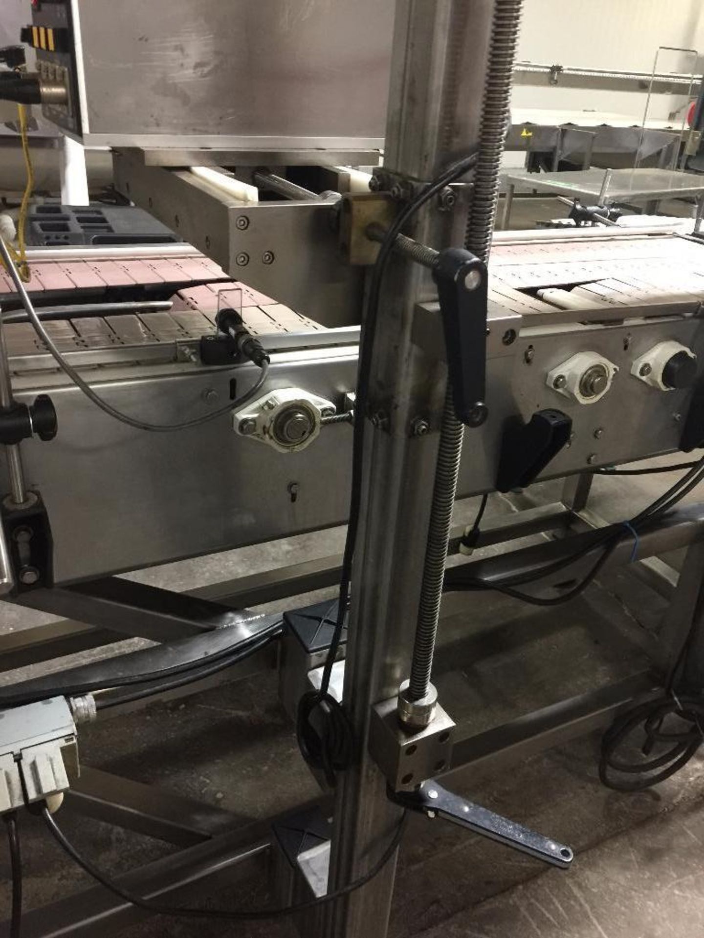 SS conveyor, 93 in. x 16 1/2 in. and 3 belts, motors and drives. - ** Located in South Beloit, Illin - Bild 11 aus 17