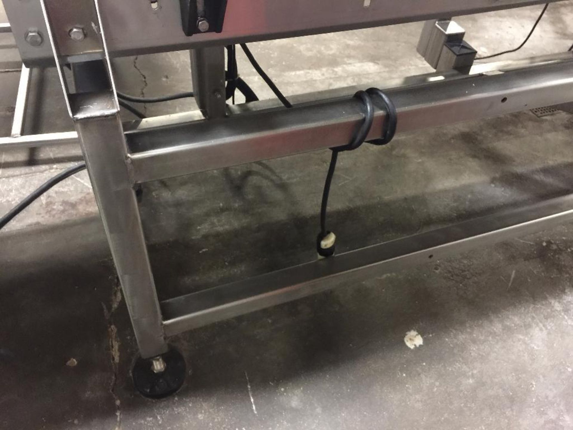 SS conveyor, 93 in. x 16 1/2 in. and 3 belts, motors and drives. - ** Located in South Beloit, Illin - Bild 3 aus 17