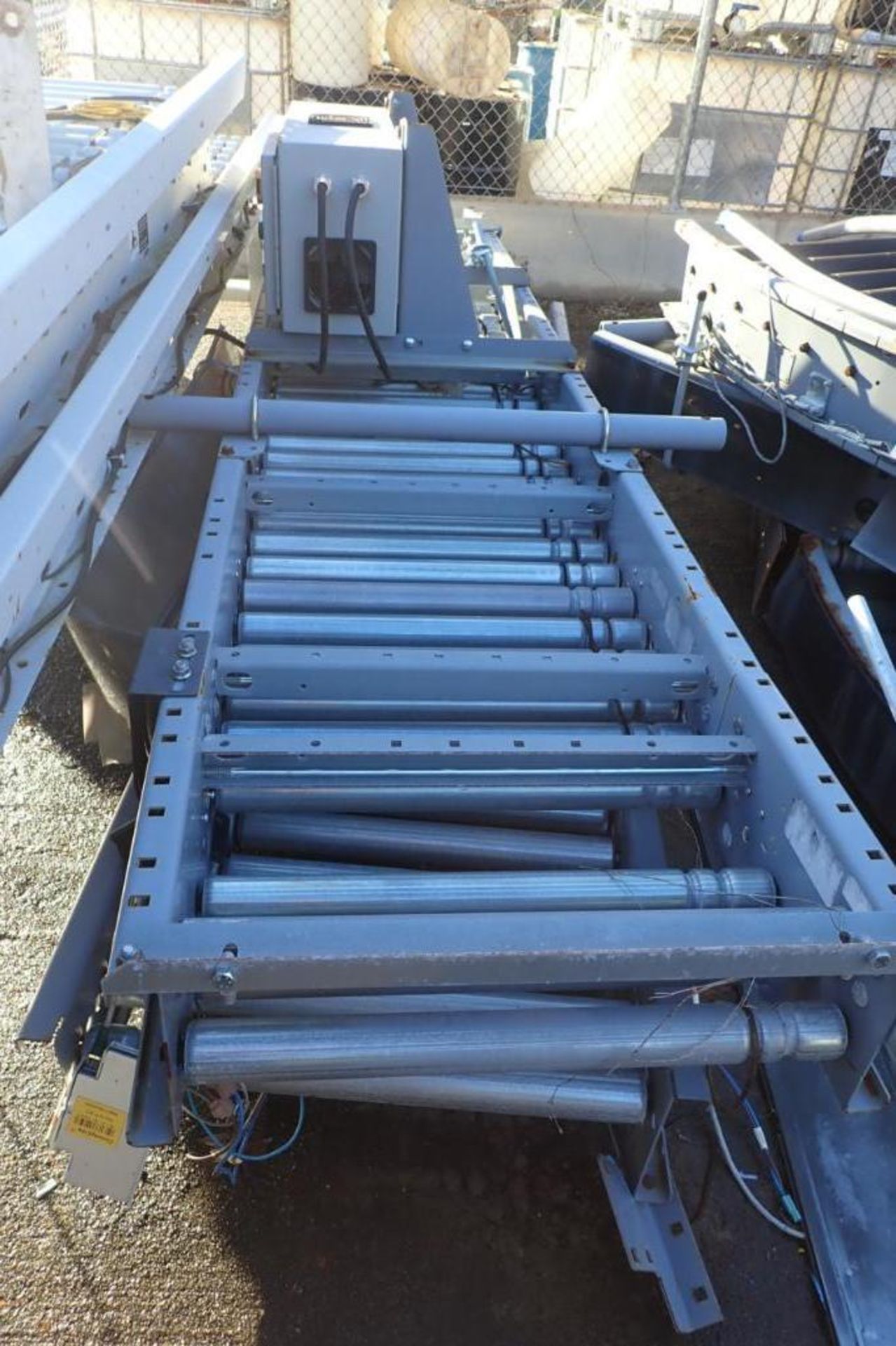 Assorted Hytrol power roller conveyor, 24 in. rollers, approximately 50 ft. long, (2) 90 degree sect - Image 4 of 7