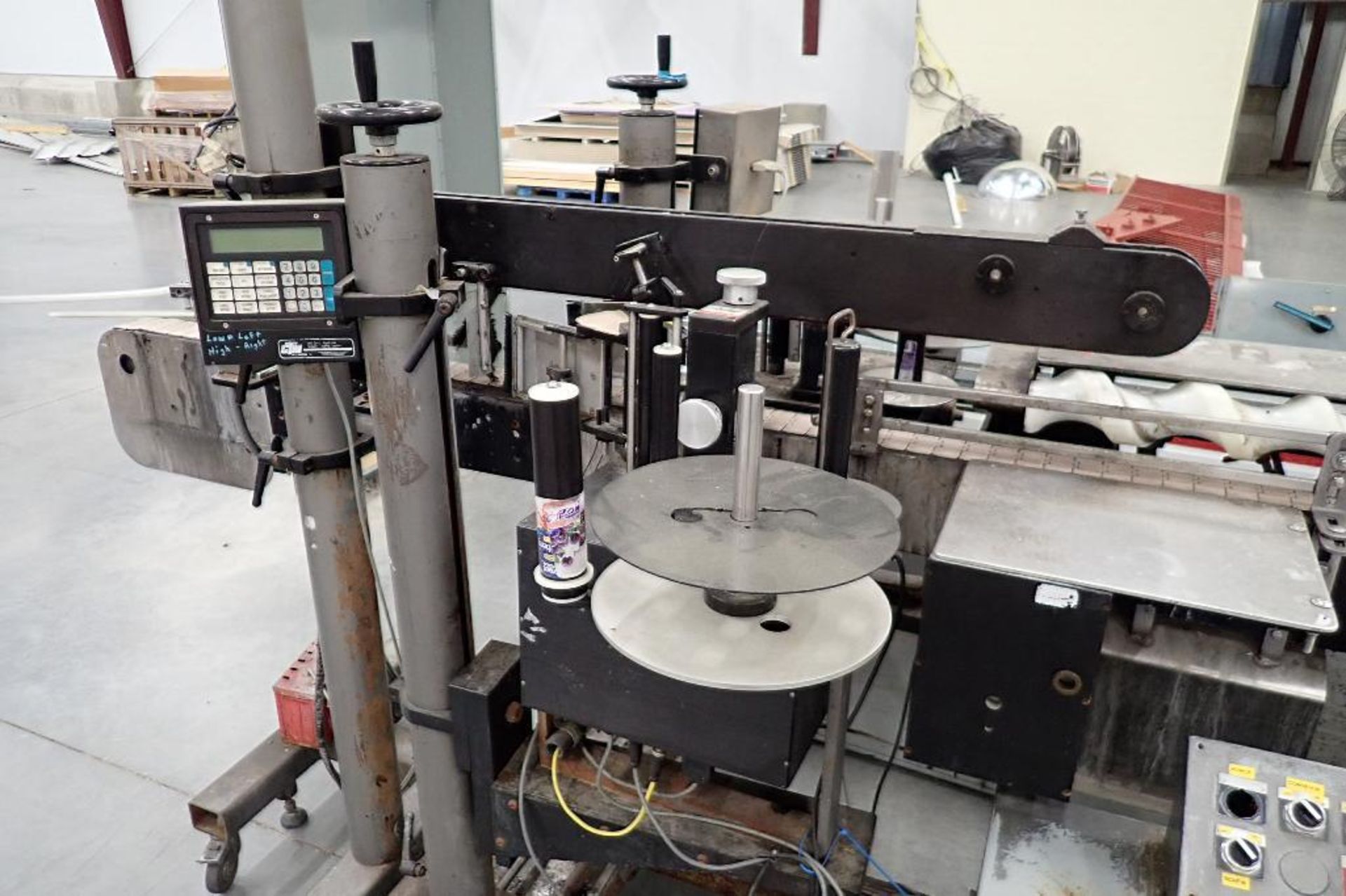 CTM front and back pressure sensitive labeler, conveyor, controls. - ** Located in Buckner, Kentucky - Bild 3 aus 12