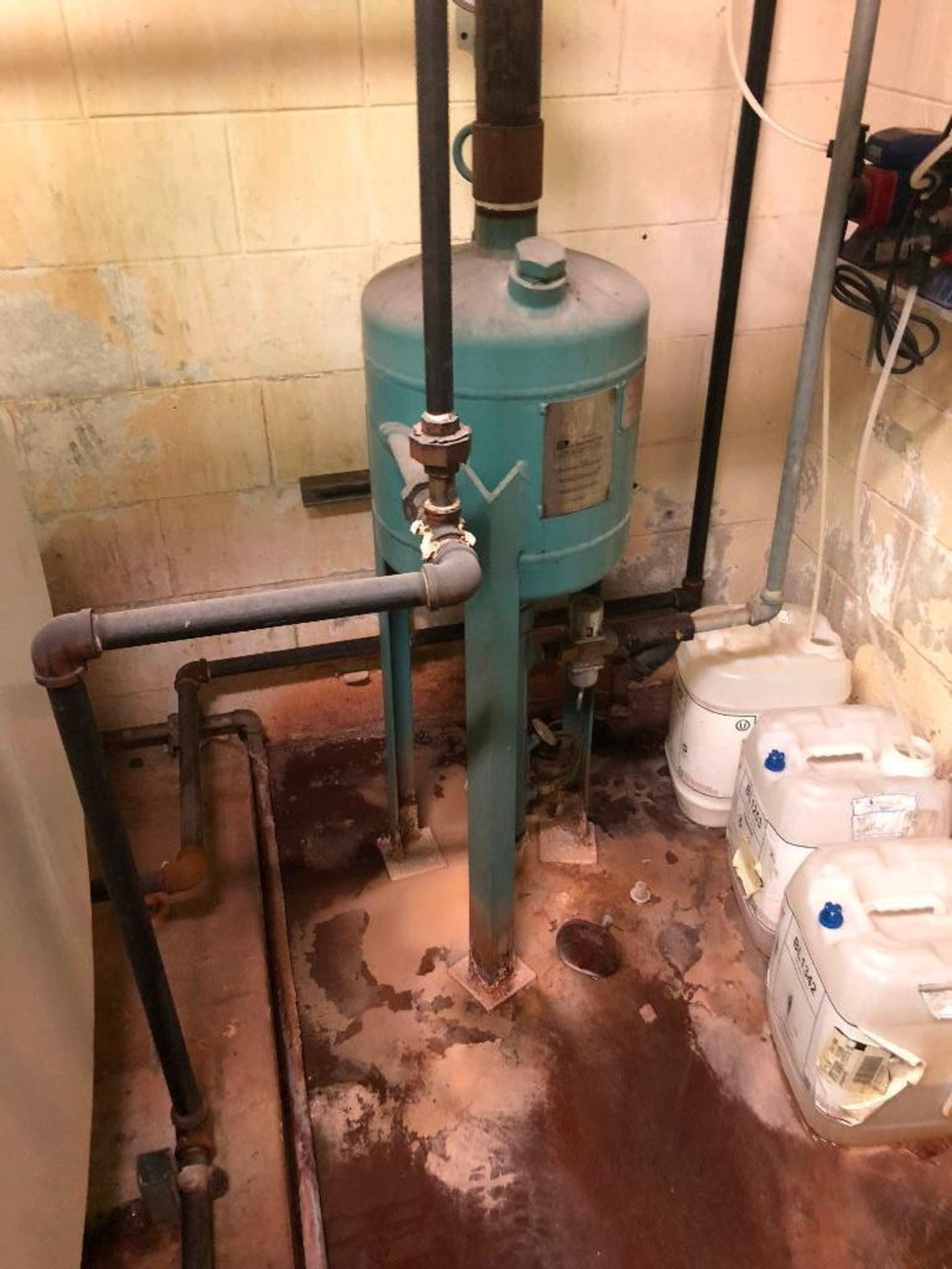 Cleaver Brooks boiler, heat exchanger, water feed, water softener - ** Located in South Beloit, Illi - Image 14 of 19
