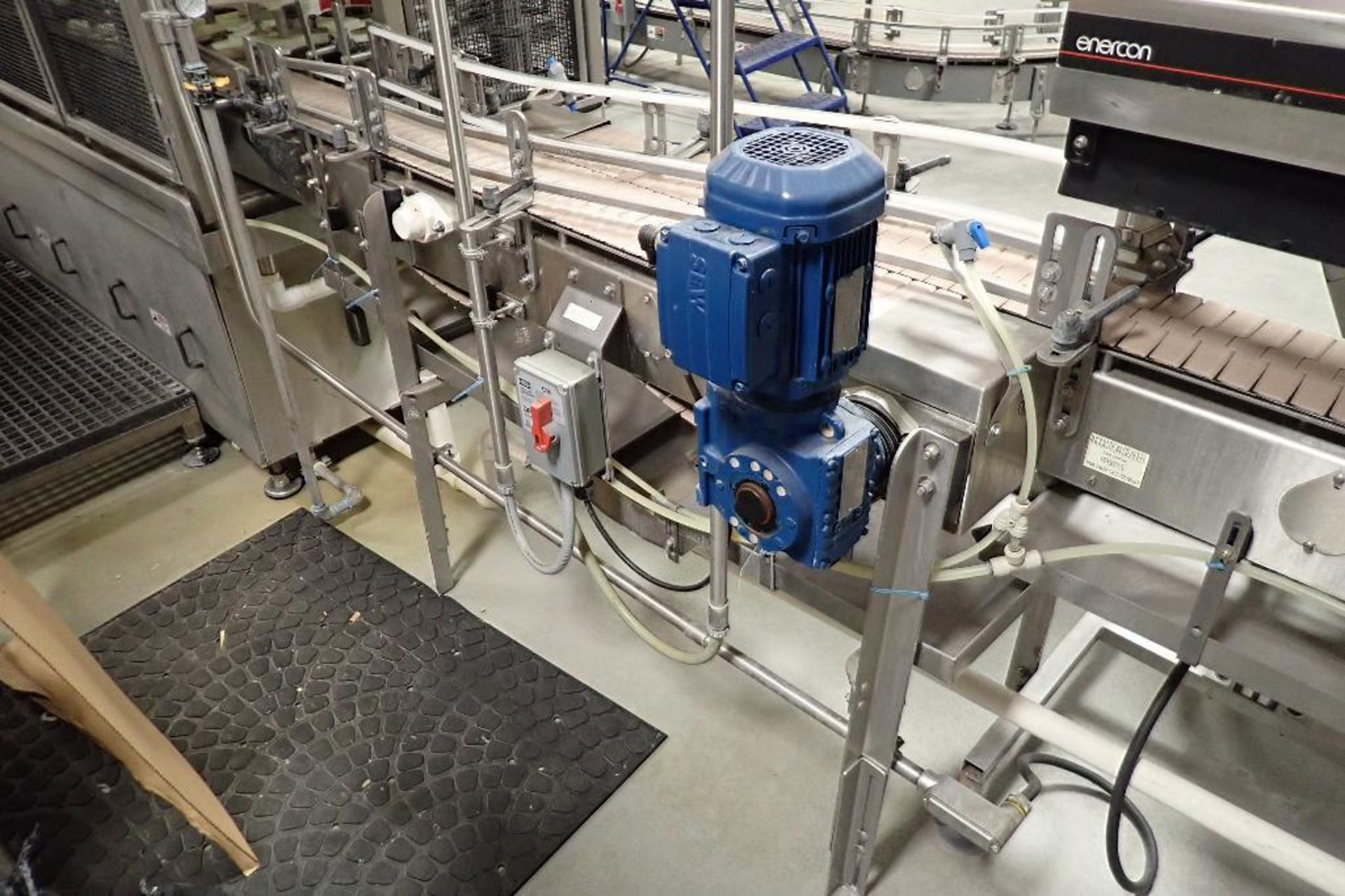 SS full bottle conveyor that runs through monoblock filler, 248 in. long x 7.5 in. wide x 40 in. tal - Image 5 of 7