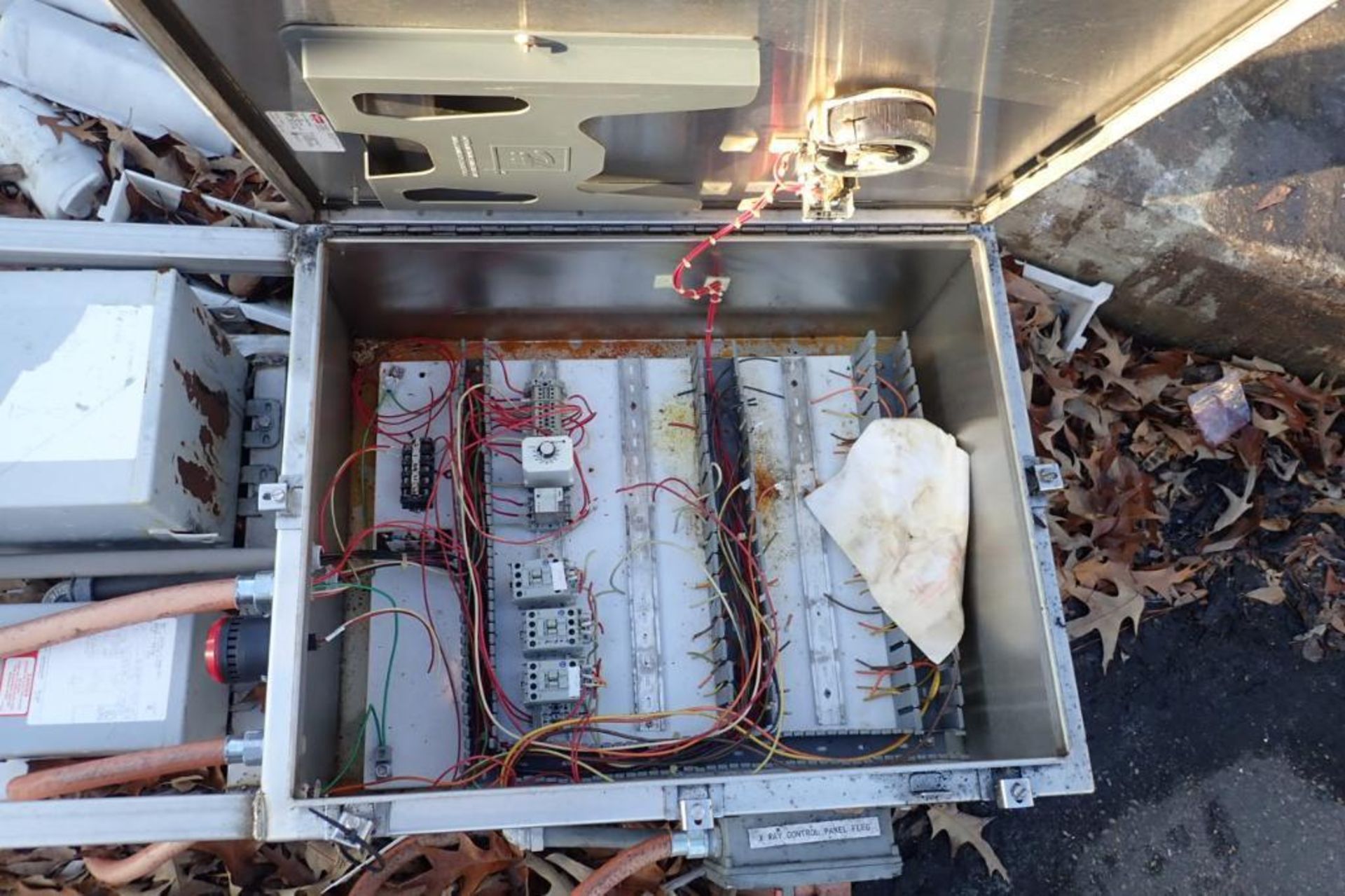 SS control panel on legs, 24 in. wide x 12 in. deep x 30 in. tall - ** Located in Dothan, Alabama ** - Bild 3 aus 3