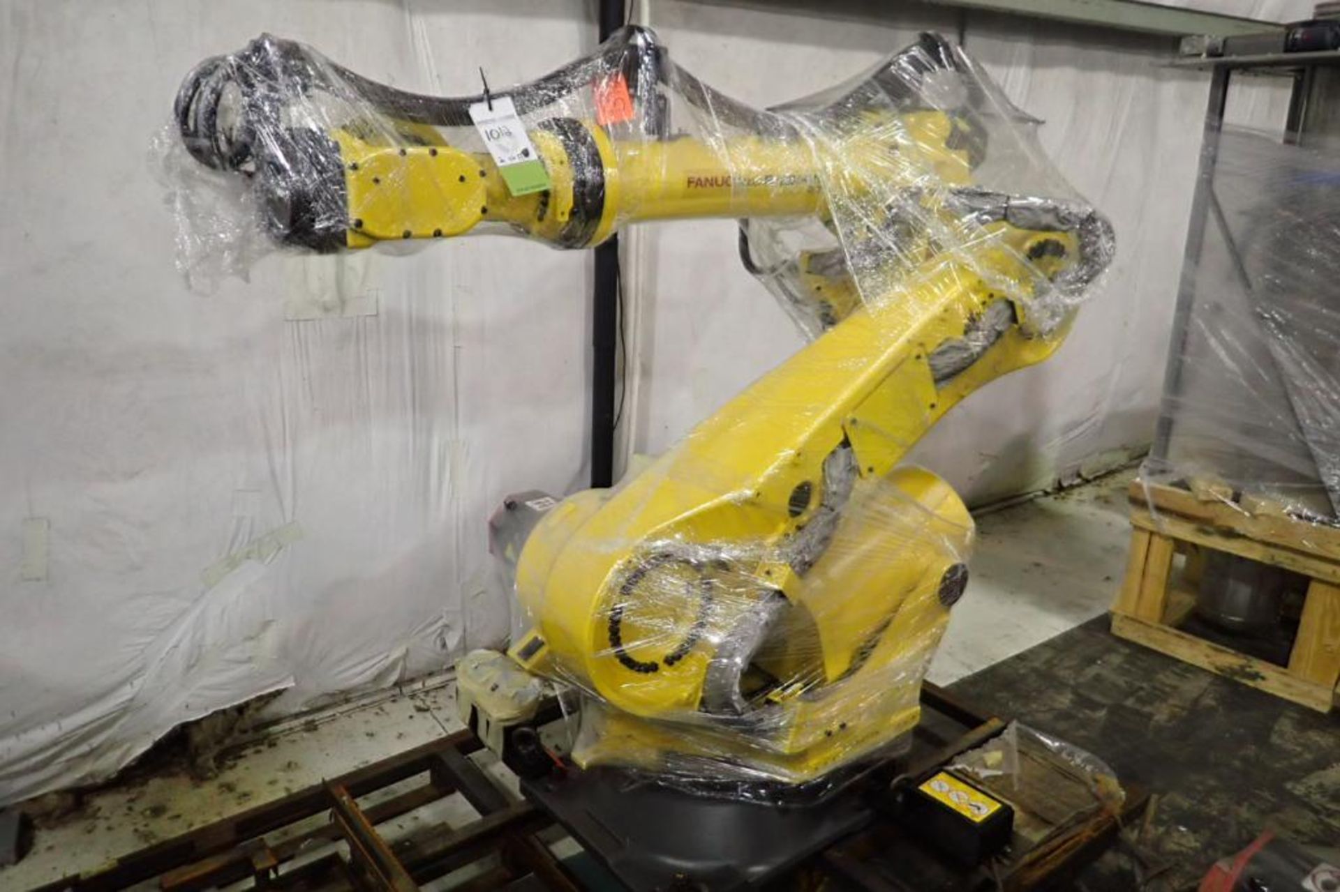 NEW Fanuc robot depalletizing system, Robot R-2000iC210F robot arms with pedestals, control panel, i