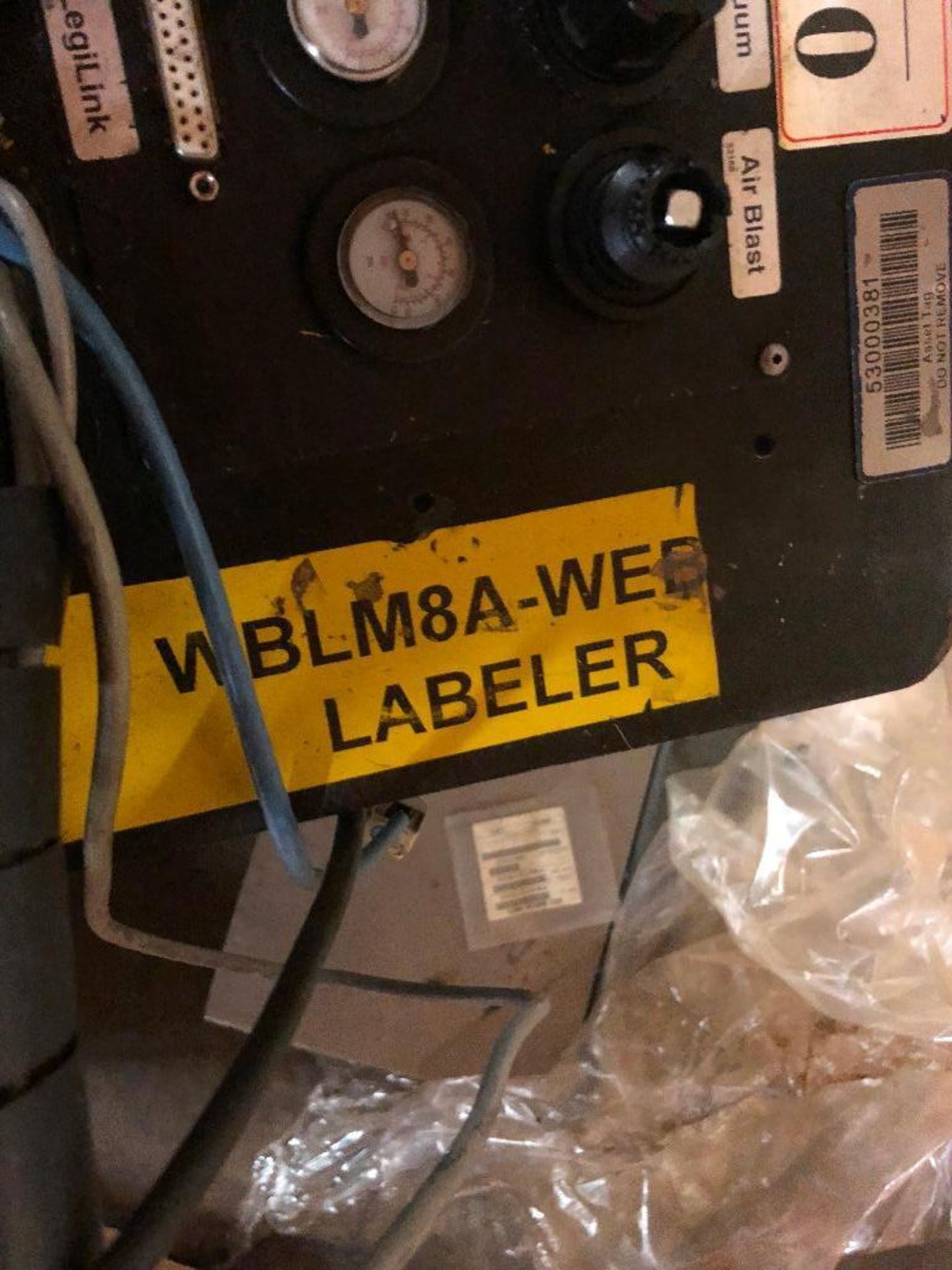 Pressure sensitive labeler on stand - ** Located in South Beloit, Illinois ** Rigging Fee: $150 - Bild 6 aus 8