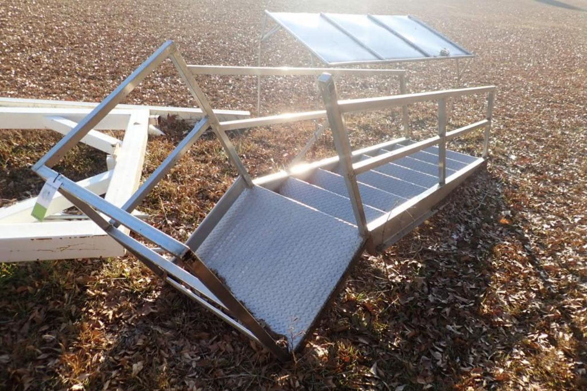 SS 7-step platform, 30 in. x 34 in. platform - ** Located in Dothan, Alabama ** Rigging Fee: $100 - Bild 2 aus 3