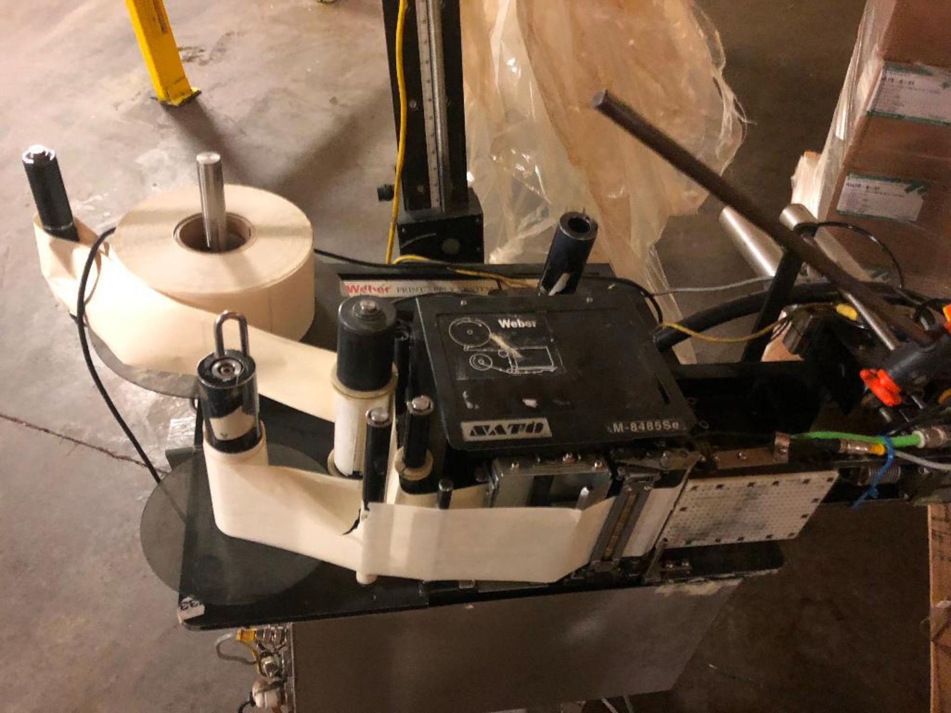 Pressure sensitive labeler on stand - ** Located in South Beloit, Illinois ** Rigging Fee: $150 - Bild 2 aus 7