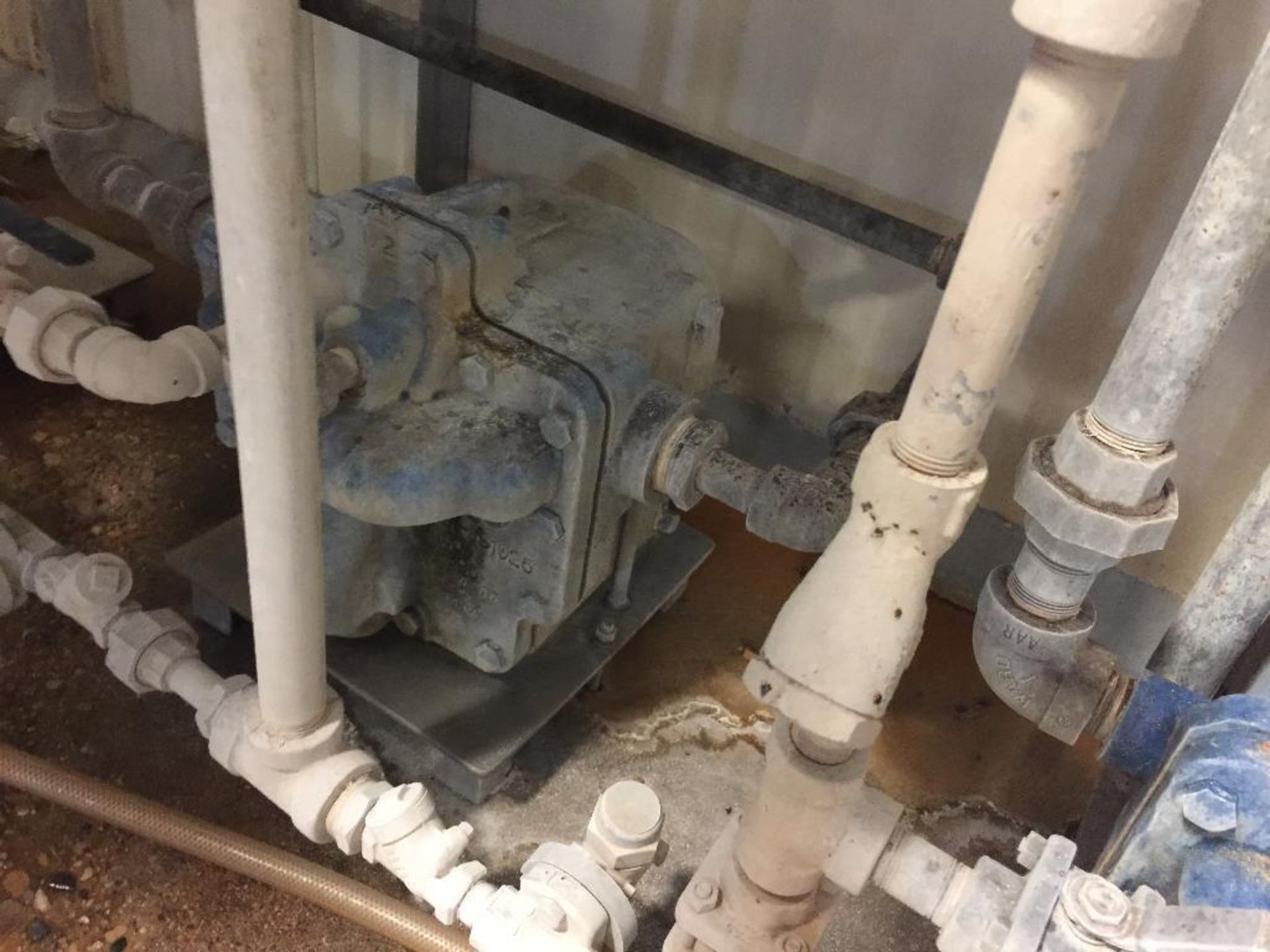 (2) steam traps behind kettles. - ** Located in South Beloit, Illinois ** Rigging Fee: $200 - Bild 4 aus 4