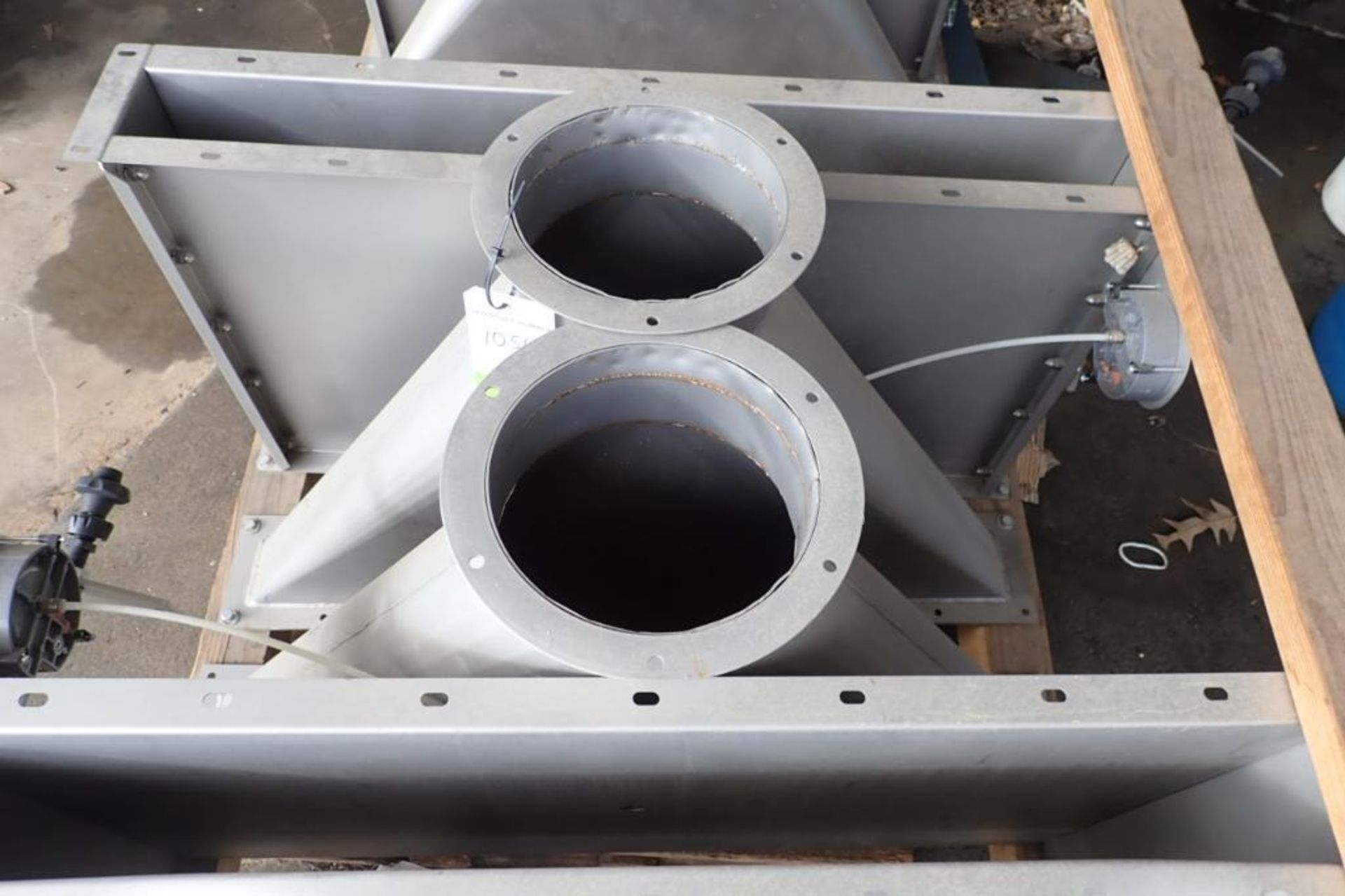 Assorted SS chutes, 9 in. dia discharge - ** Located in Dothan, Alabama ** Rigging Fee: $150 - Image 4 of 4