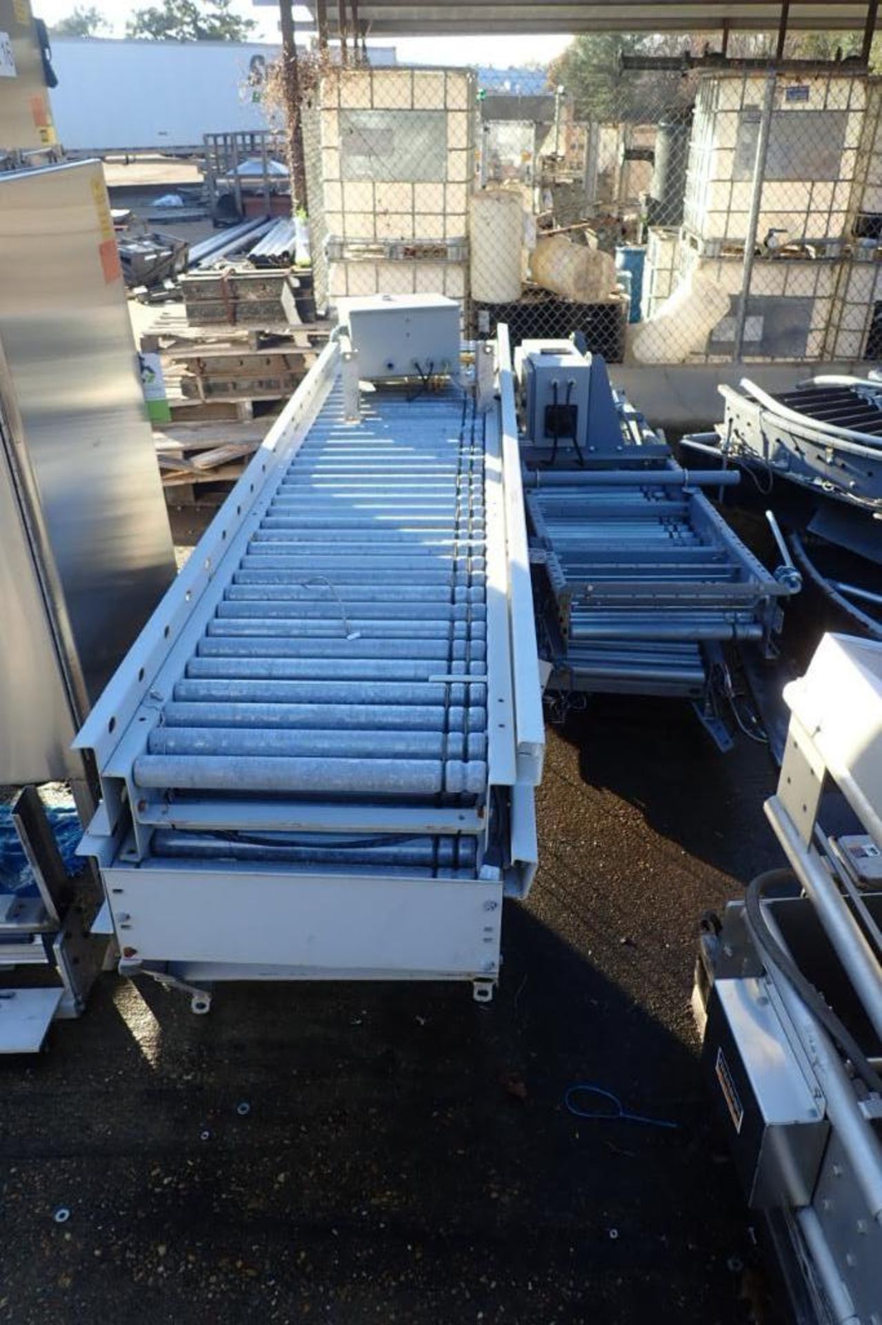 Assorted Hytrol power roller conveyor, 24 in. rollers, approximately 50 ft. long, (2) 90 degree sect - Image 2 of 7