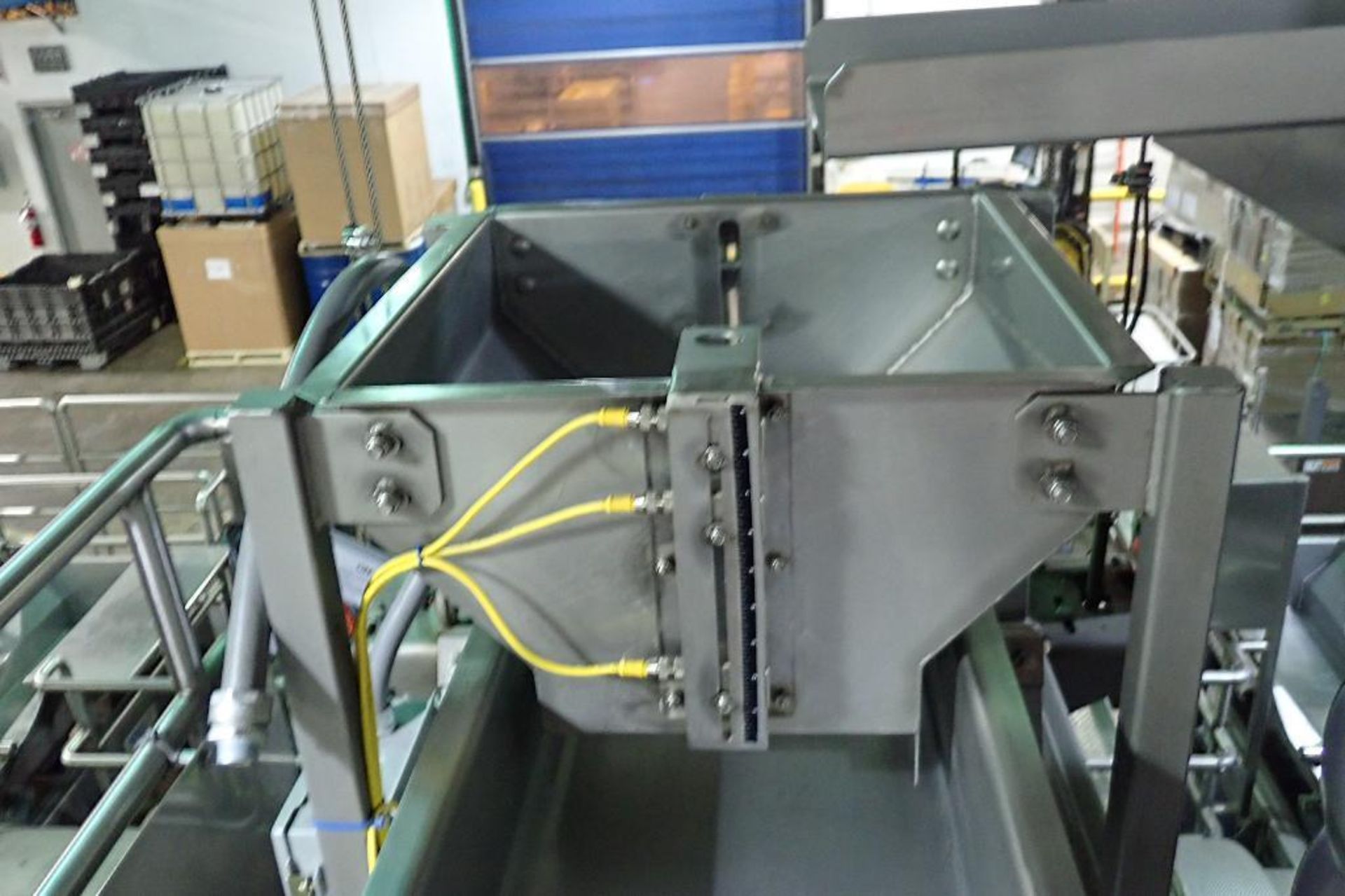 SS Key vibratory conveyor {Located in Lakeville, MN} - Bild 3 aus 8