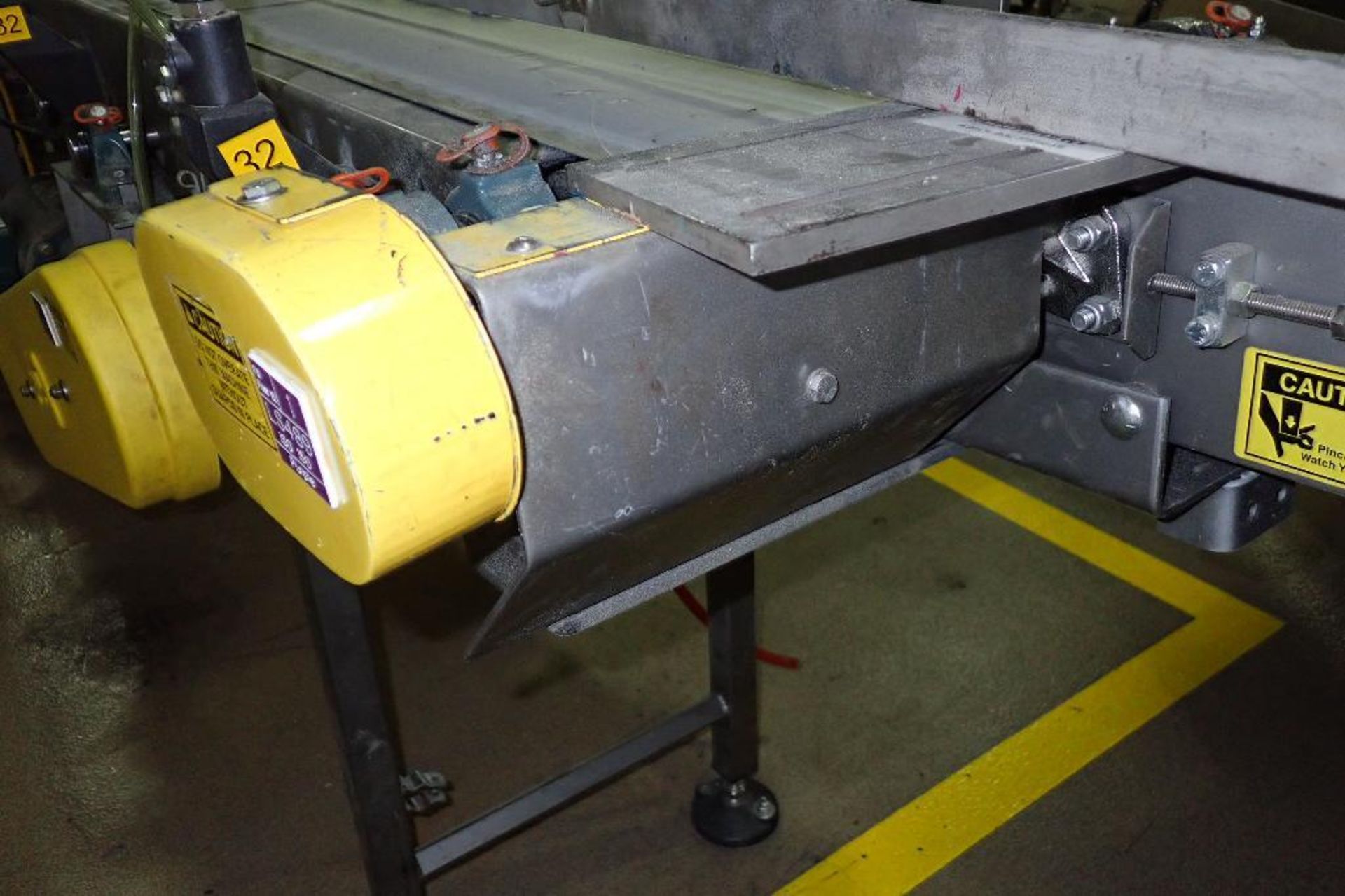 Multi Conveyor infeed belt conveyor {Located in Lakeville, MN} - Image 8 of 10