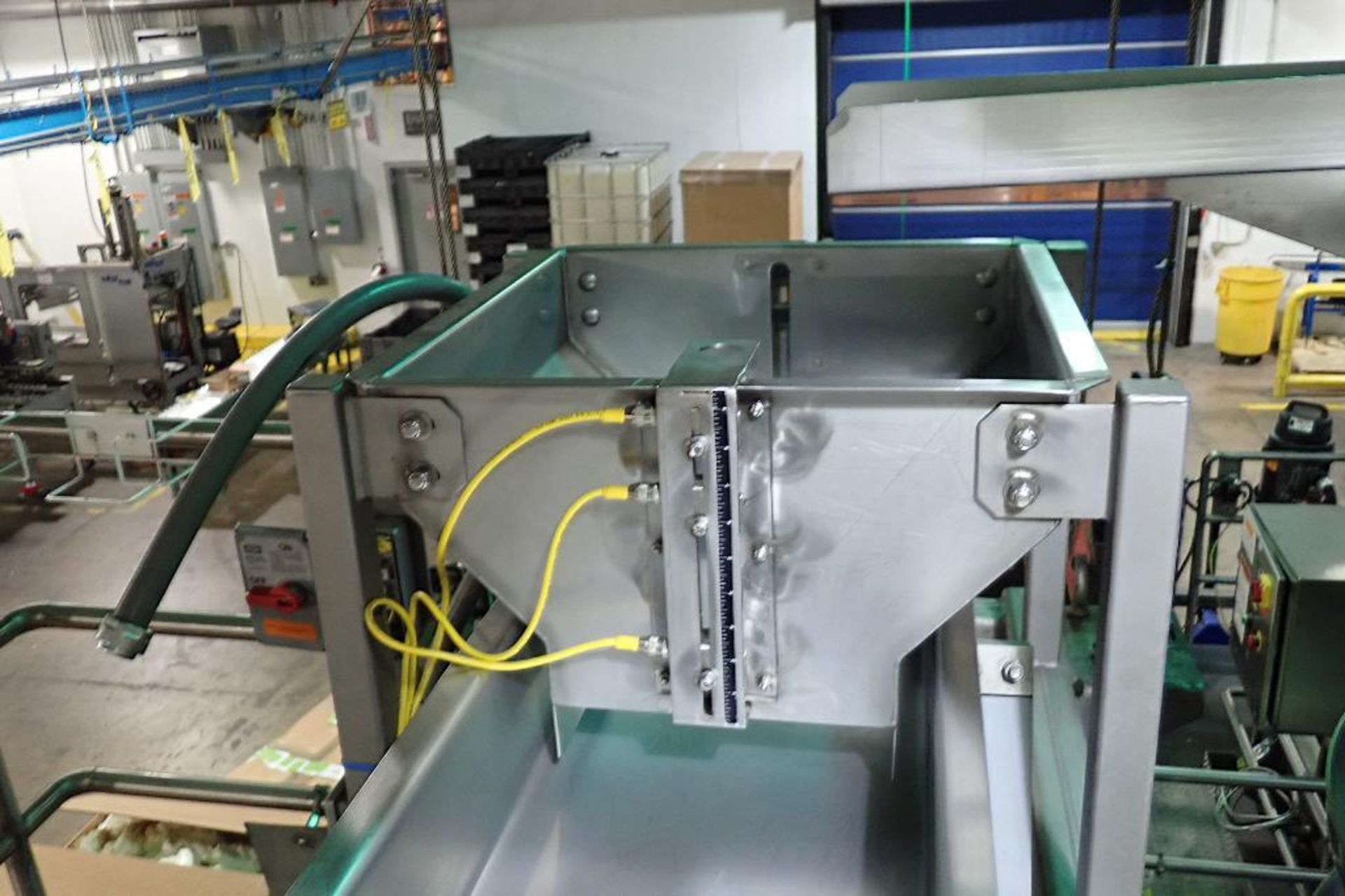 SS Key vibratory conveyor {Located in Lakeville, MN} - Bild 3 aus 7