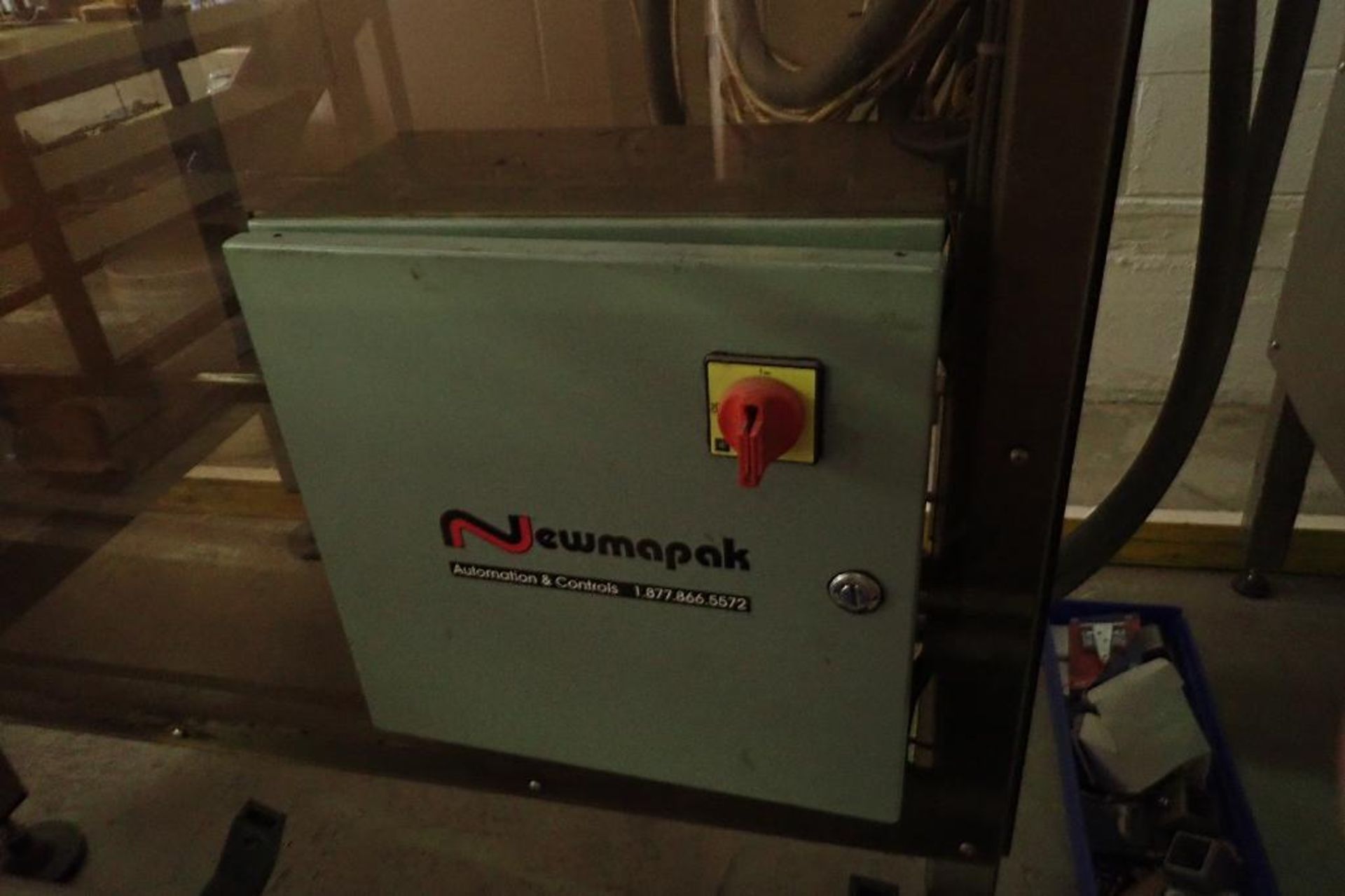 Newmapak bottle pusher {Located in North East, PA} - Bild 7 aus 10