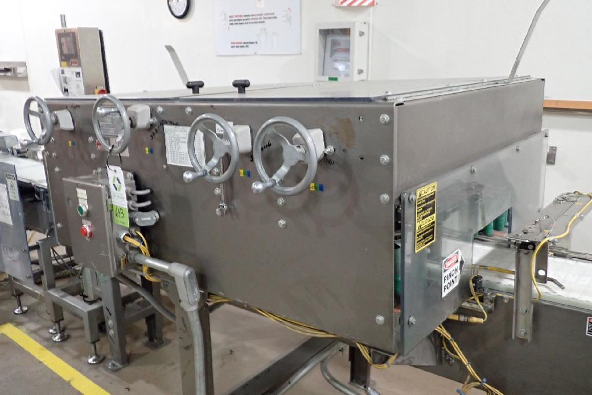 Dillin Engineered Systems carton turner {Located in Lakeville, MN} - Bild 2 aus 18