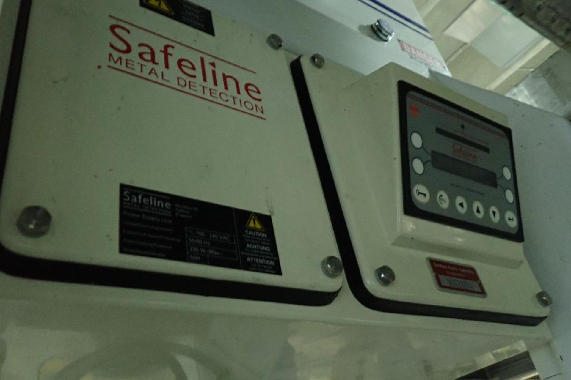 Safeline flo-thru metal detector {Located in Lakeville, MN} - Image 4 of 7